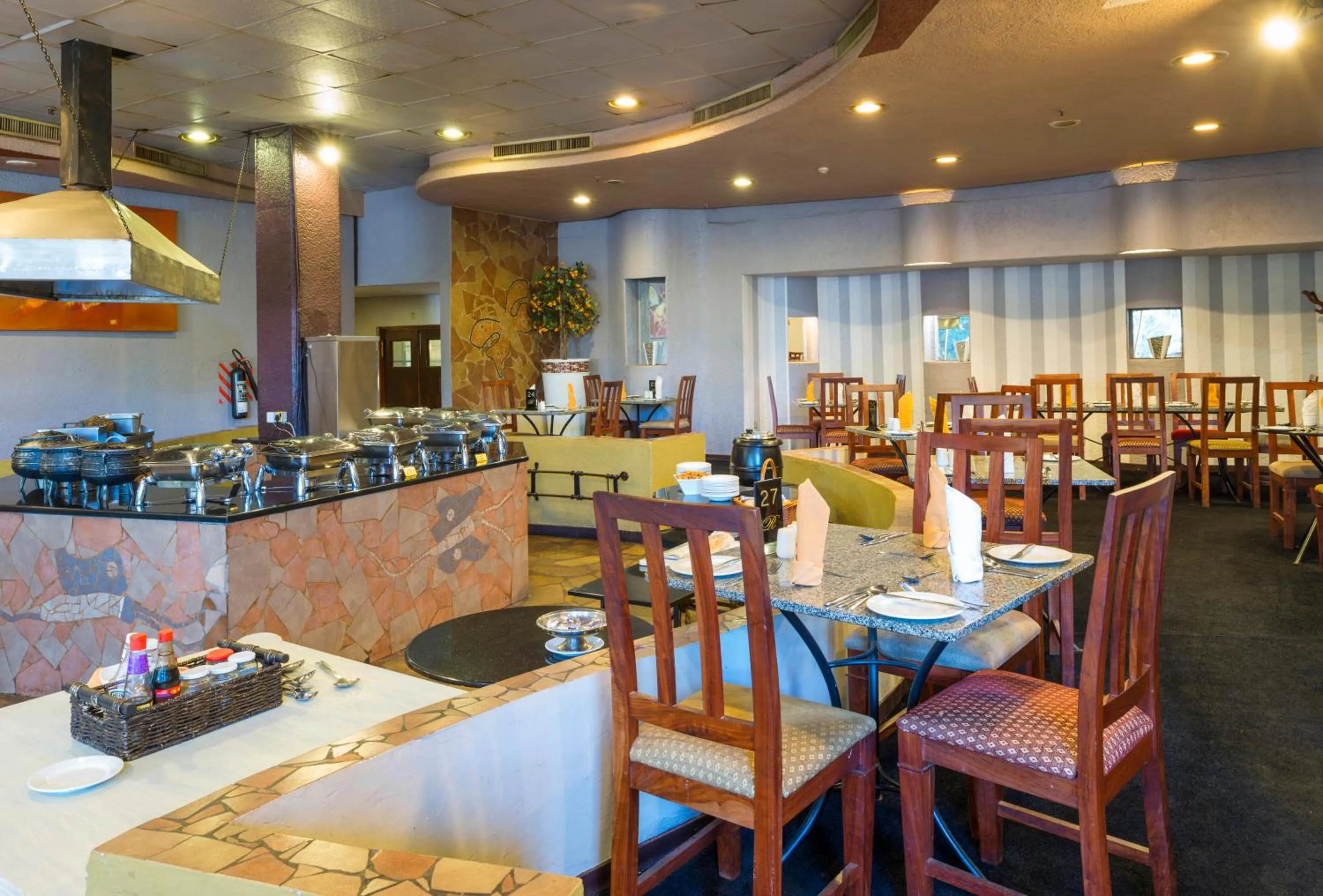 Restaurant/places to eat in Rainbow Towers Hotel & Conference Centre