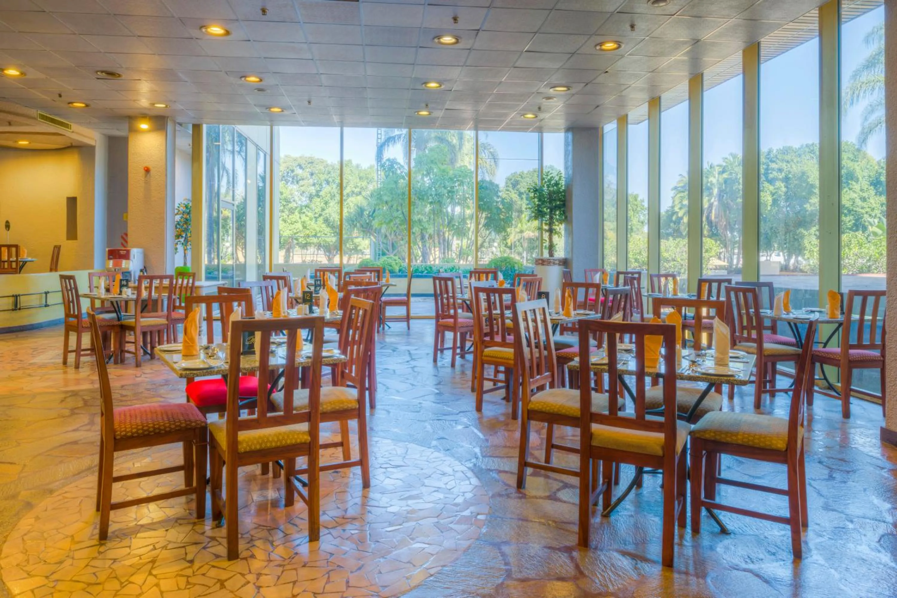 Restaurant/places to eat in Rainbow Towers Hotel & Conference Centre