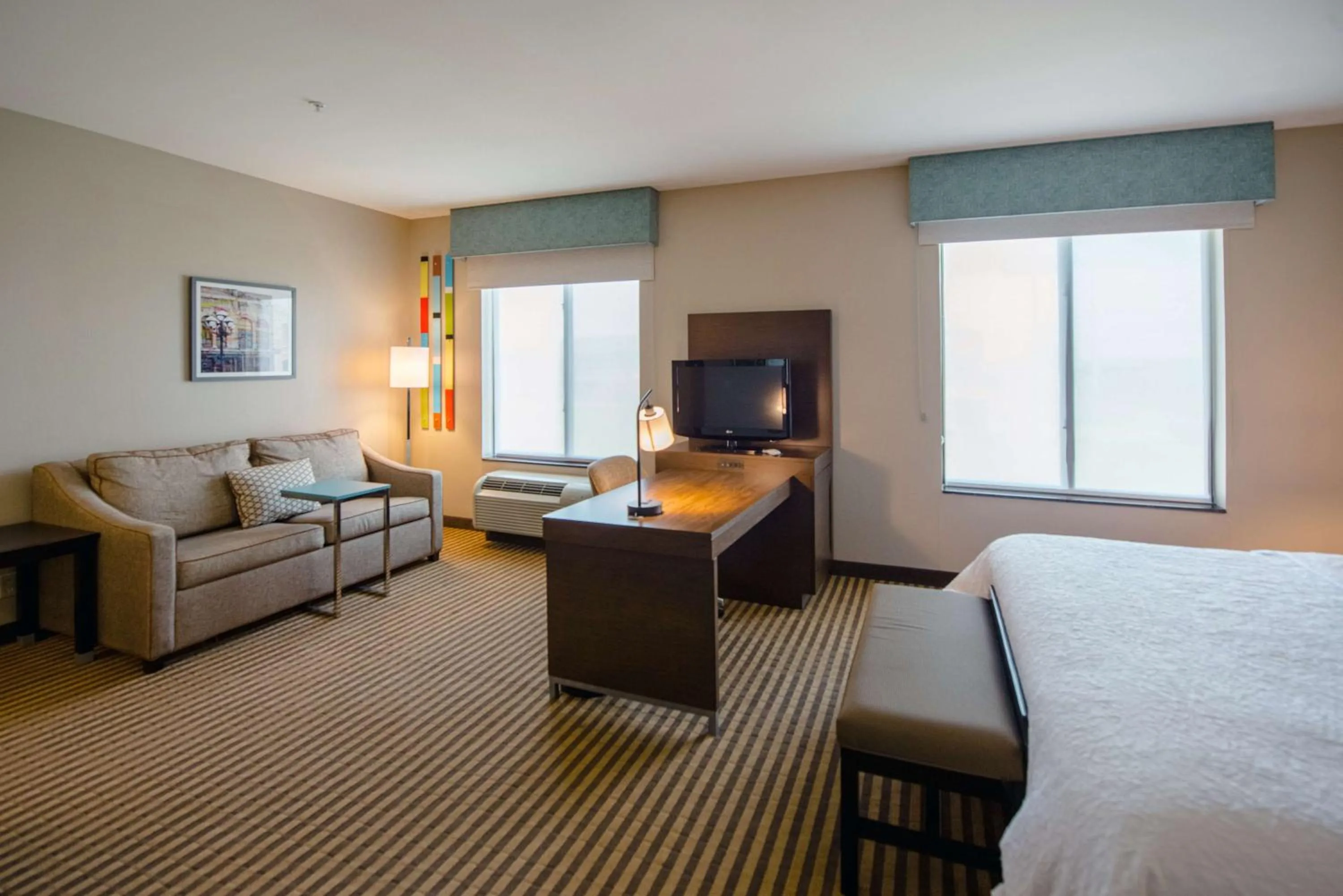 Living room, Bed in Hampton Inn & Suites Port Arthur