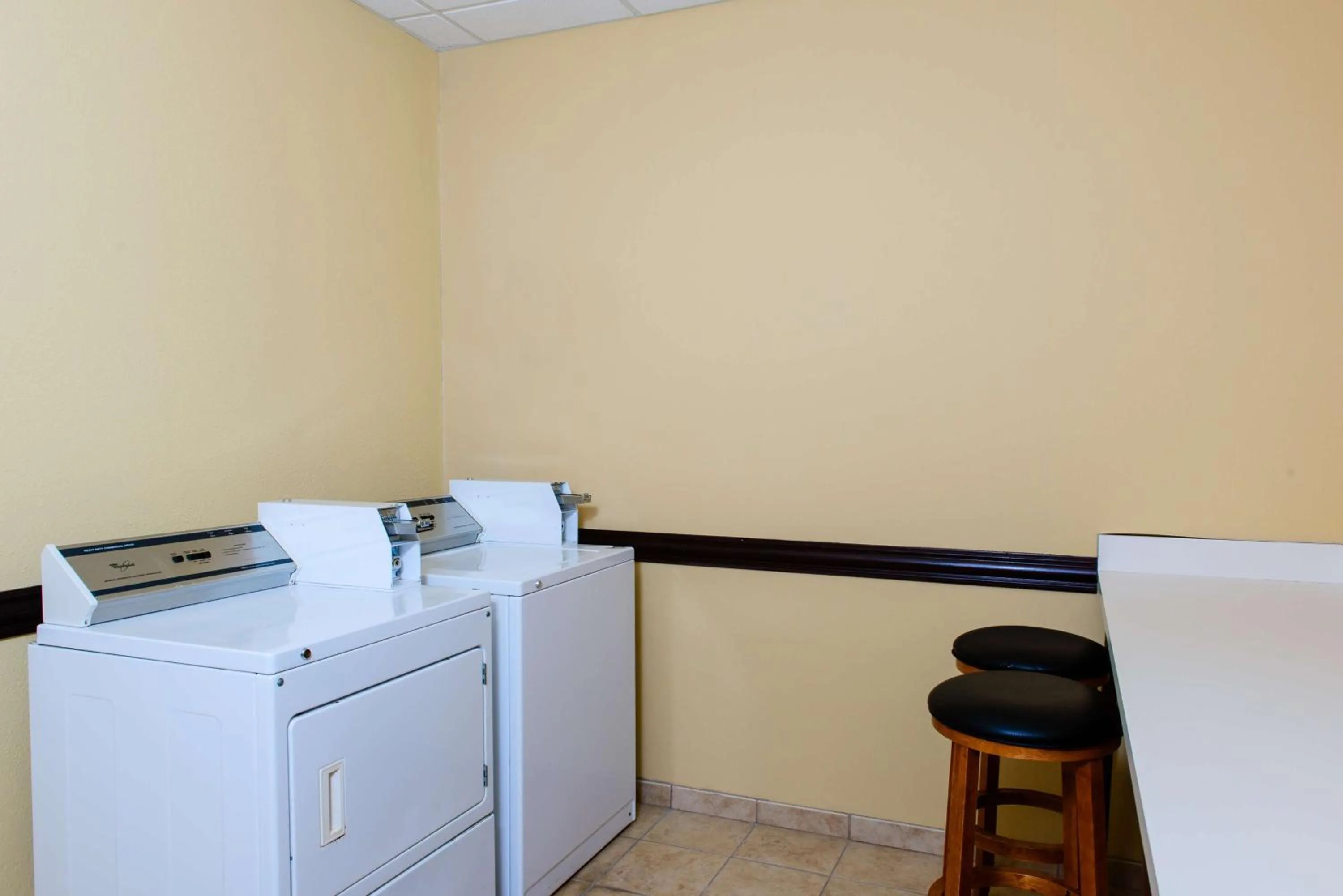 Property building in Hampton Inn & Suites Port Arthur