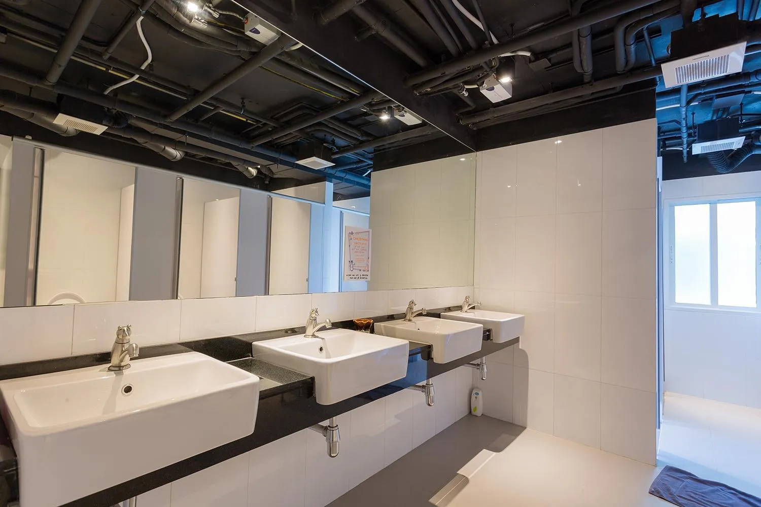 Bathroom in BearPacker Patong Hostel