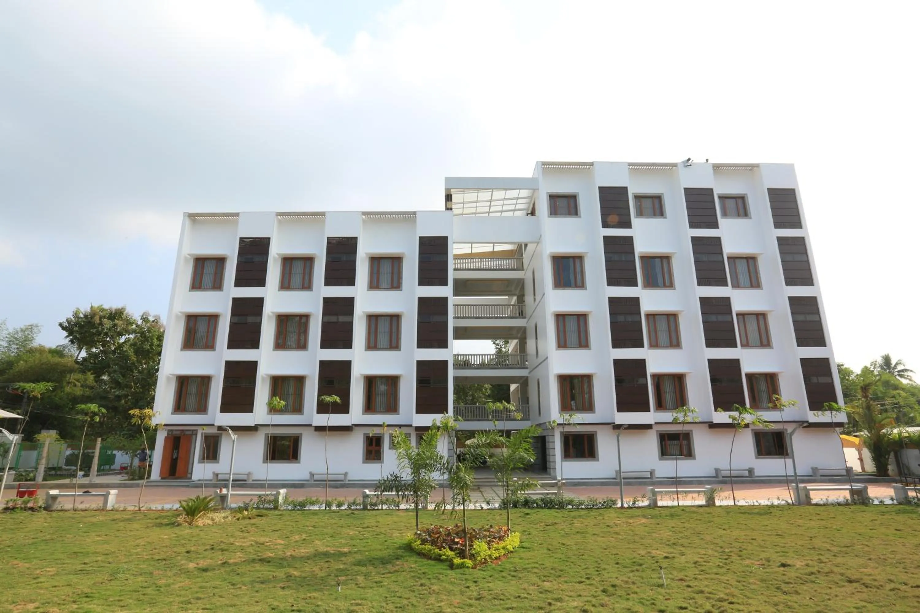 Facade/entrance in Mayapuri Amira