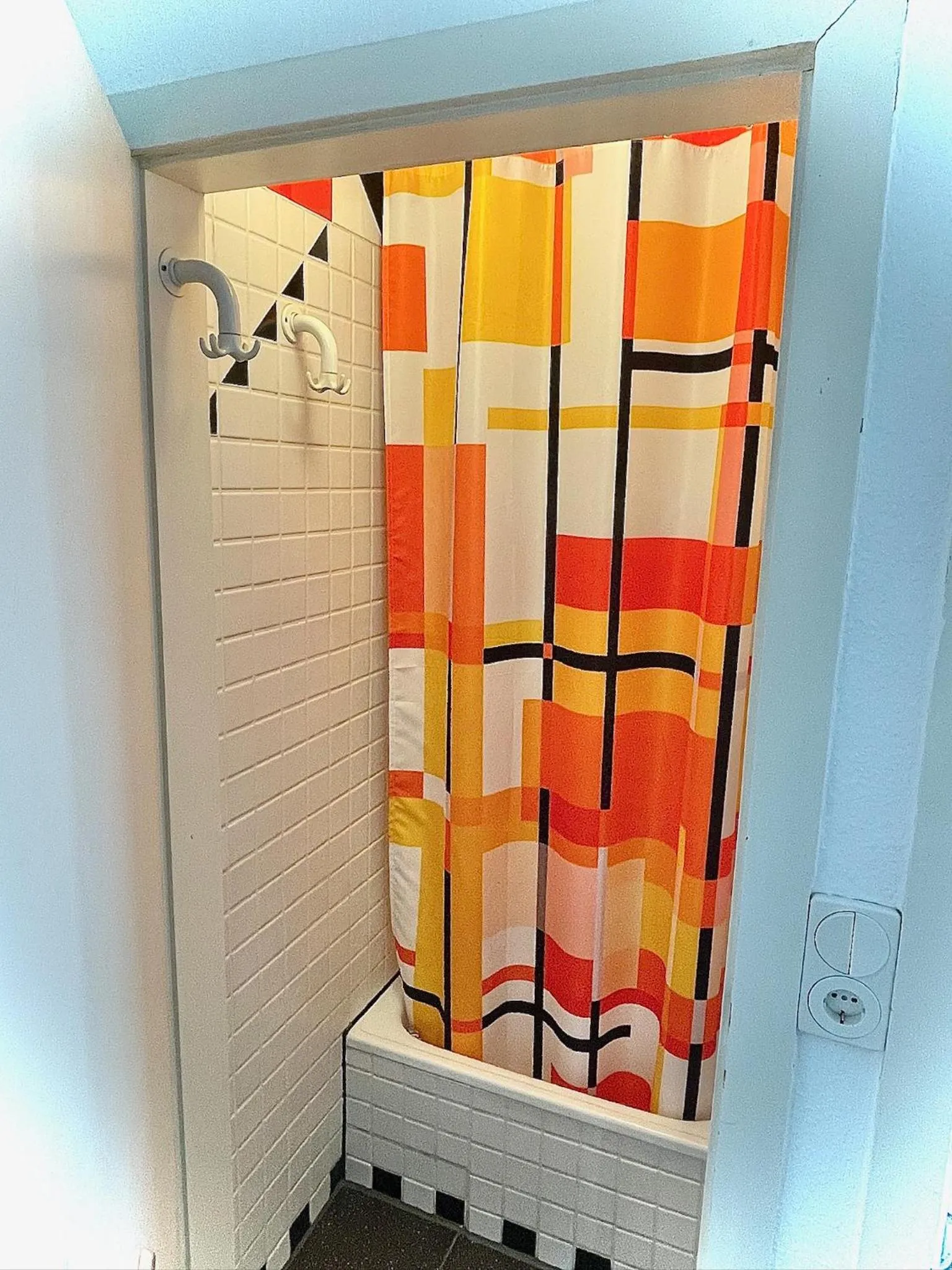 Shower in Hotel Tusculum