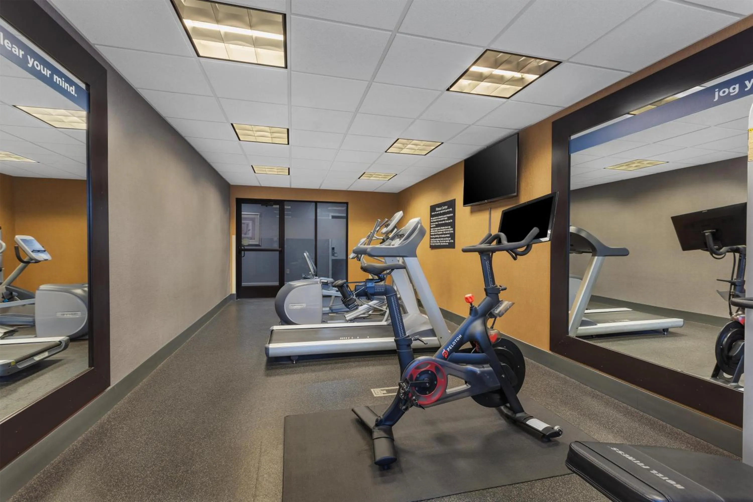 Fitness centre/facilities in Hampton Inn Pendleton