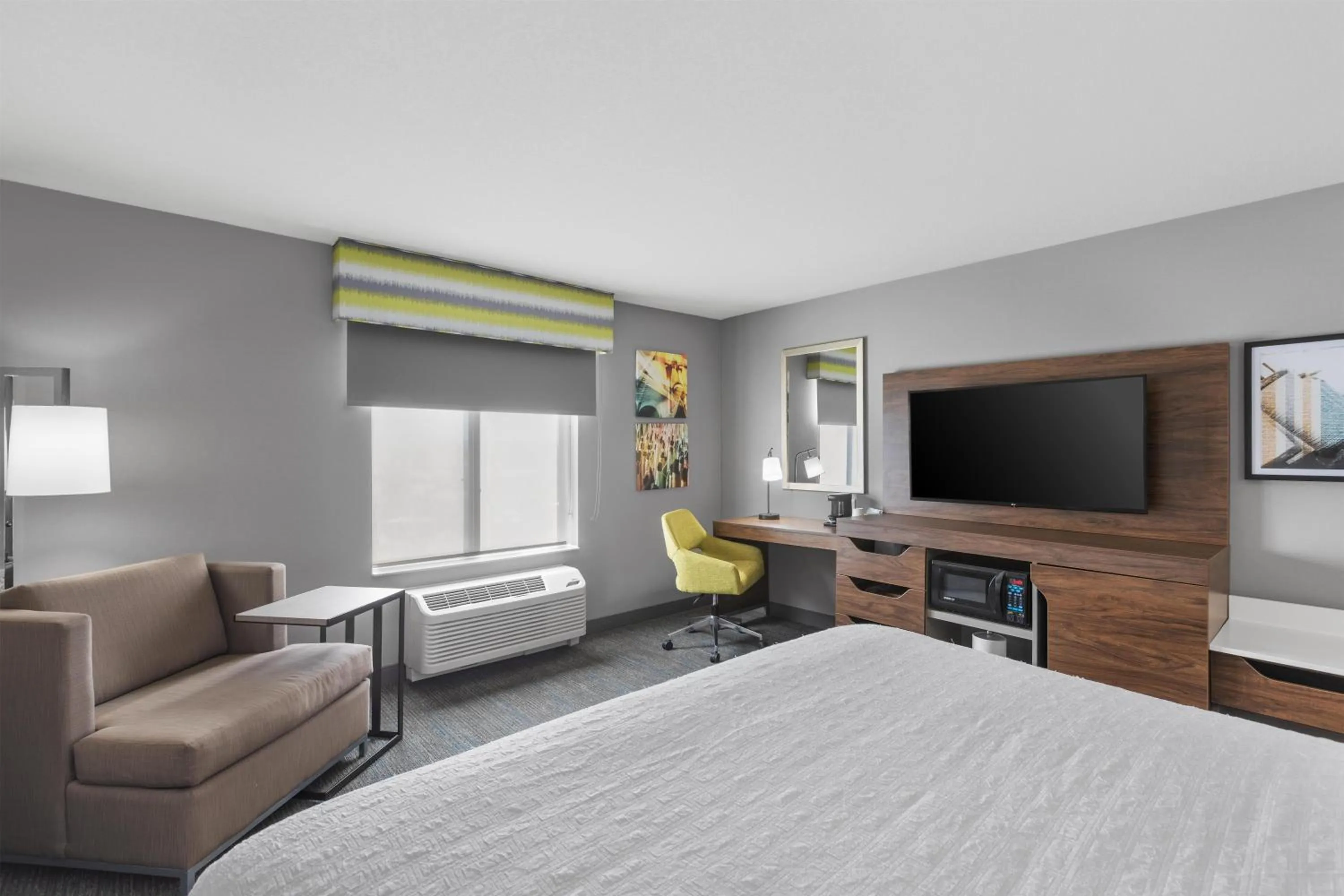 Bedroom, Bed in Hampton Inn Pendleton