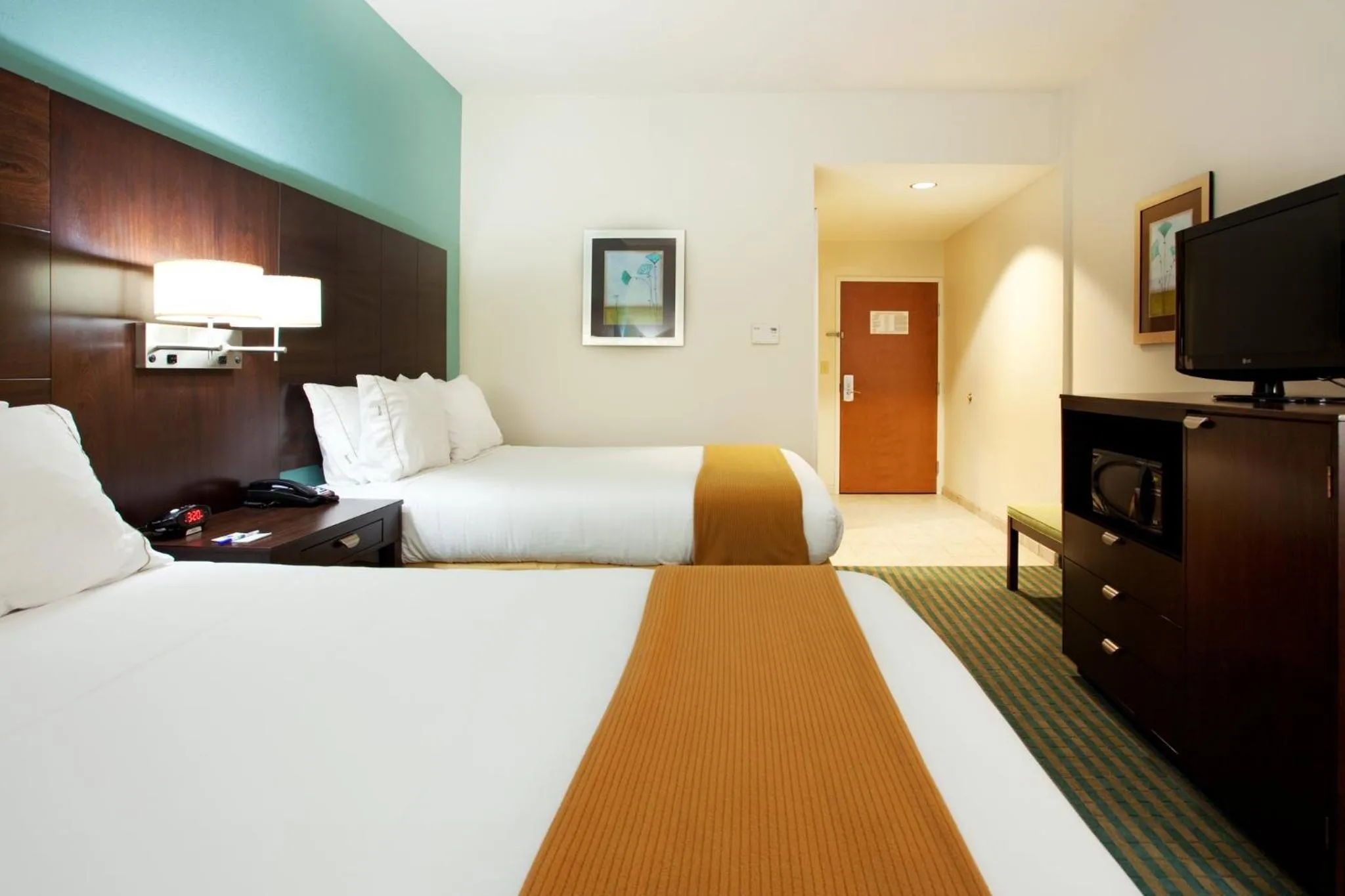 Photo of the whole room, Bed in Holiday Inn Express Hotel & Suites Picayune by IHG