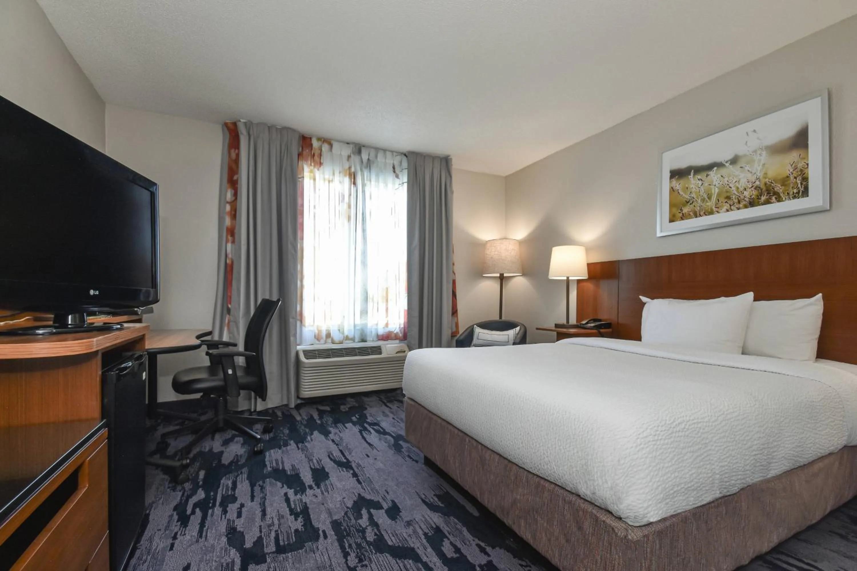 Photo of the whole room, Bed in Fairfield by Marriott Inn & Suites Columbia Harbison