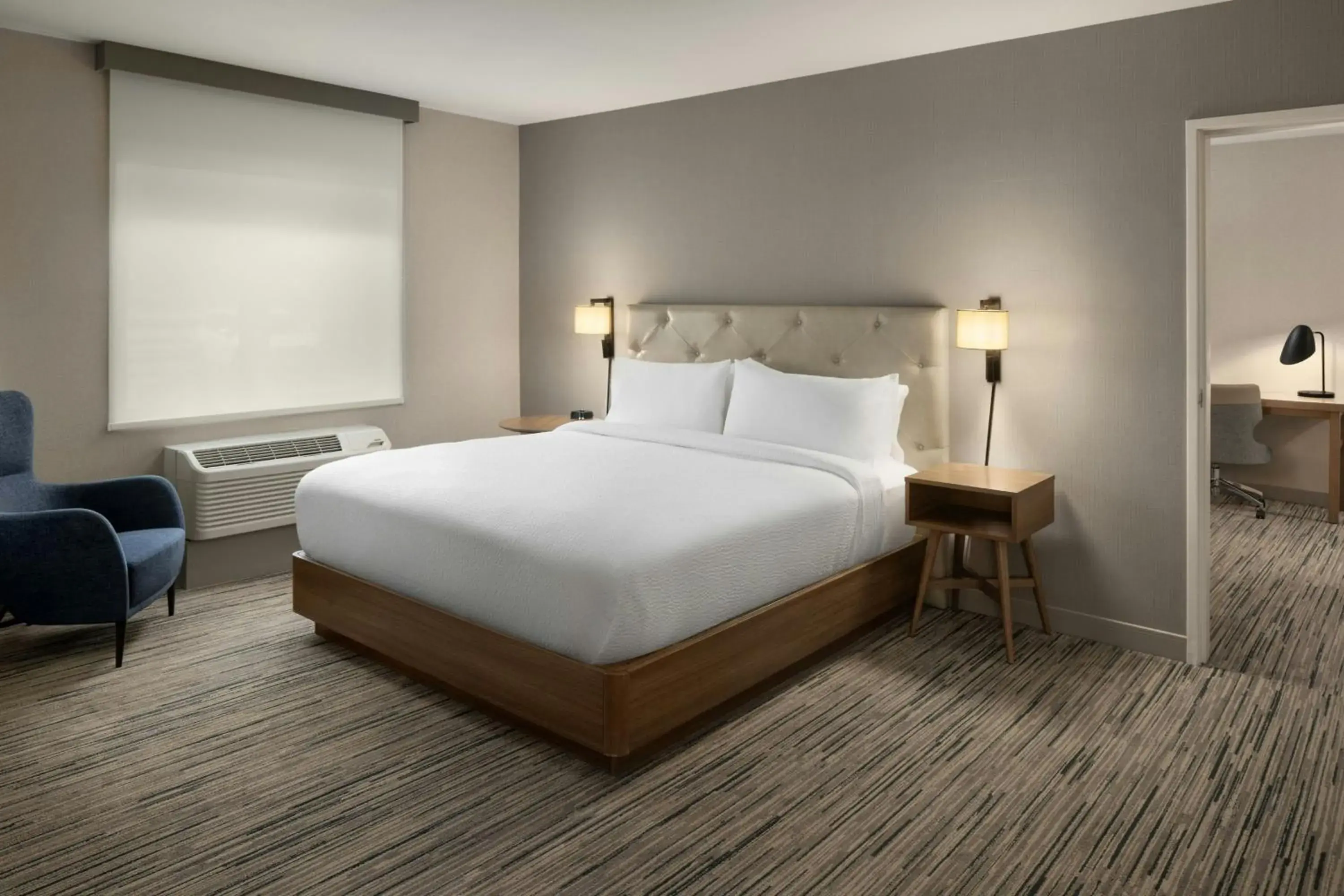 1 Bedroom Suite, 1 King, Sofa bed in Four Points by Sheraton Downtown Seattle Center 1 Bedroom Suite, 1 King, Sofa bed in Four Points by Sheraton Downtown Seattle Center