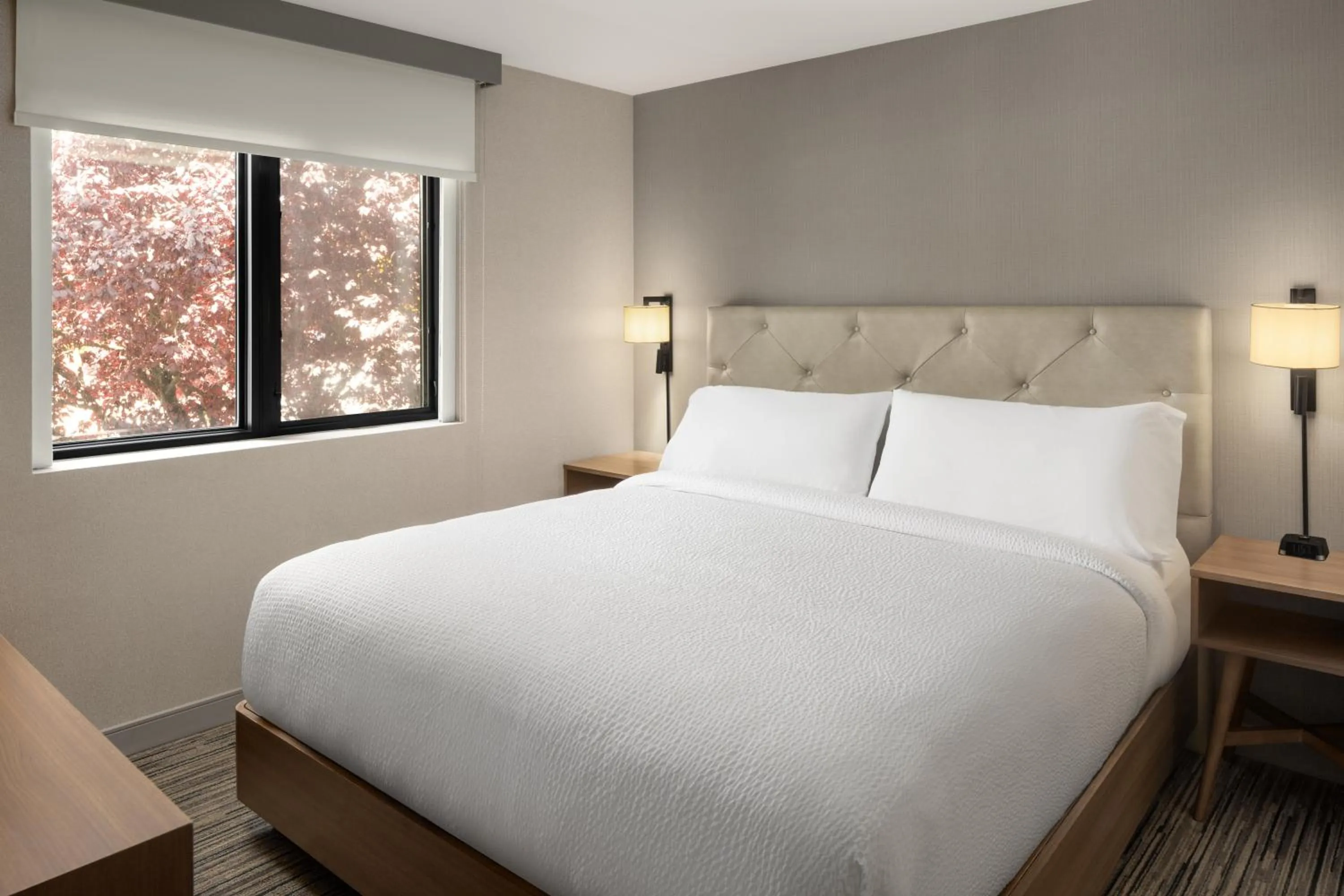 Bed in Four Points by Sheraton Downtown Seattle Center