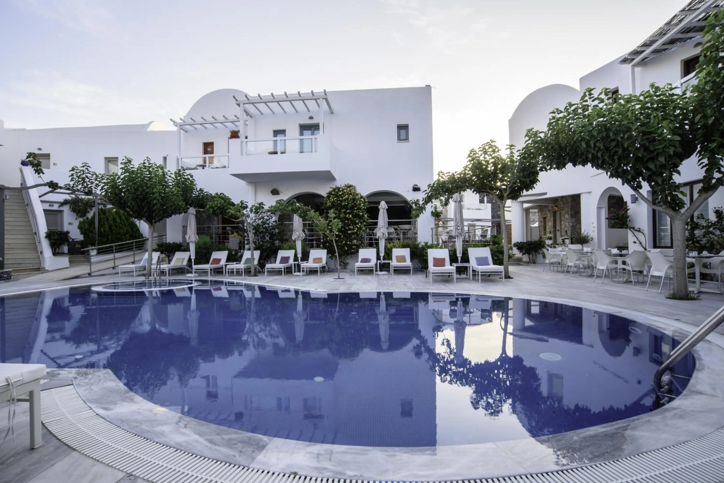 Swimming pool in La Mer Deluxe Hotel & Spa