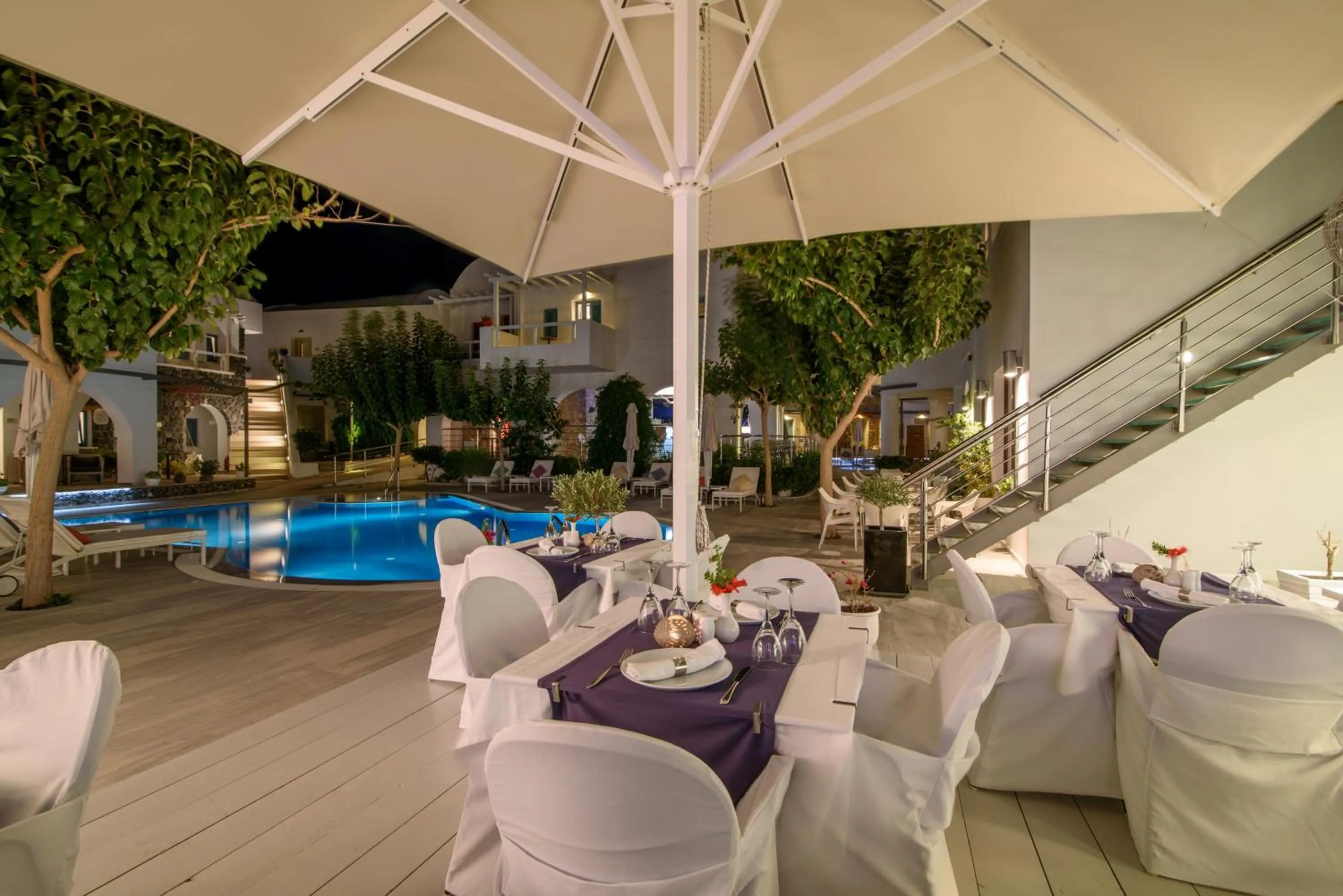 Restaurant/places to eat in La Mer Deluxe Hotel & Spa