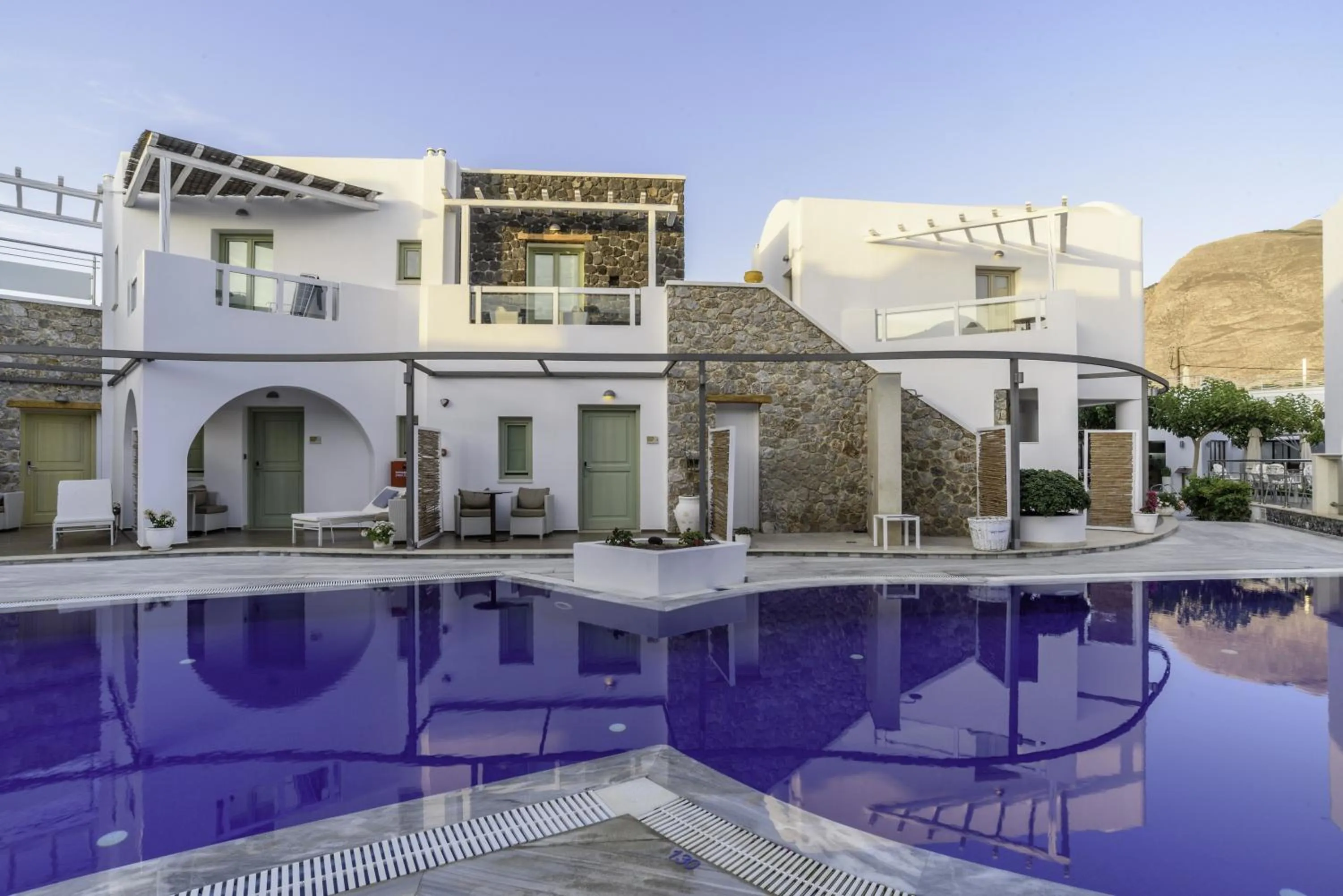 Swimming pool in La Mer Deluxe Hotel & Spa