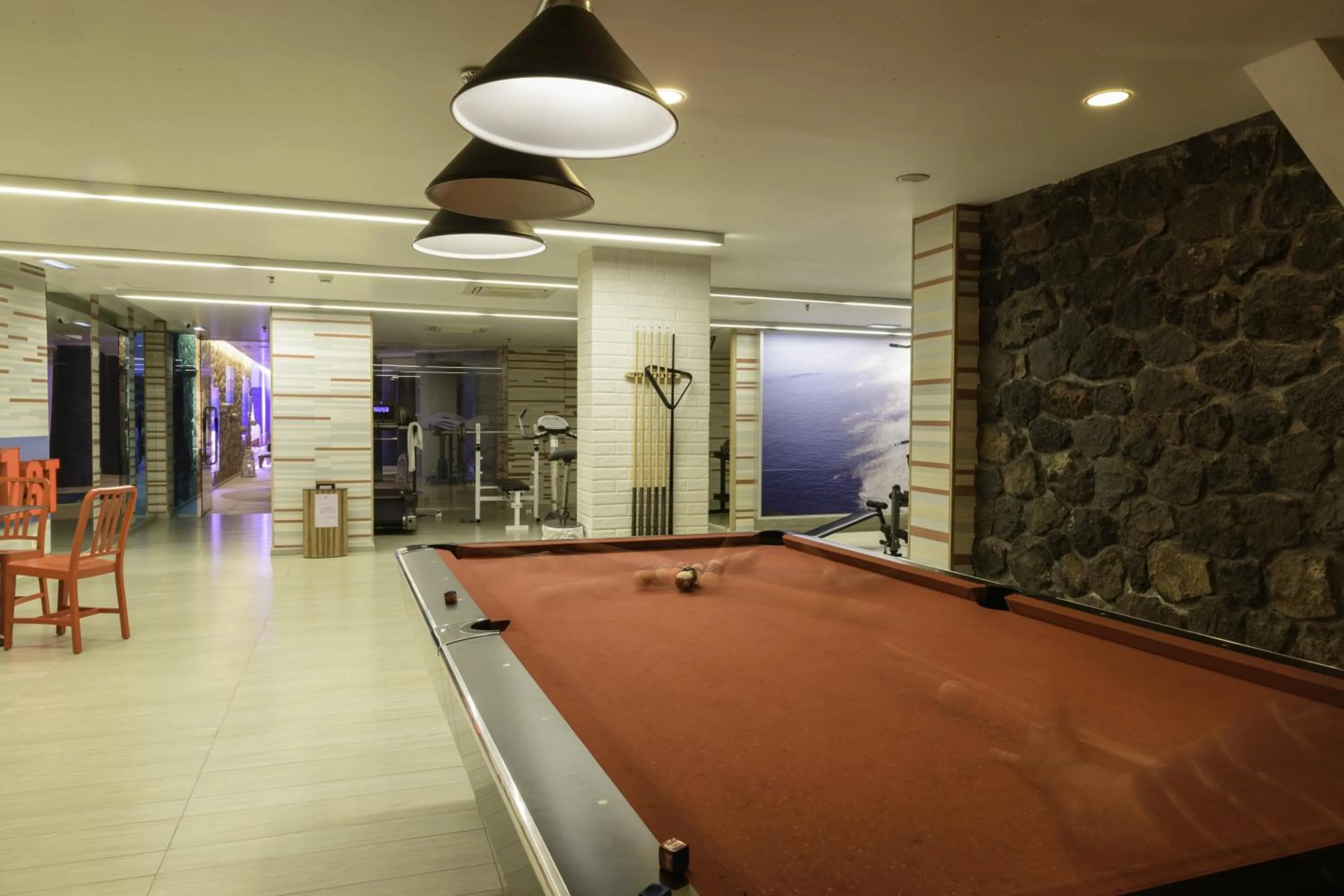Billiard in La Mer Deluxe Hotel & Spa