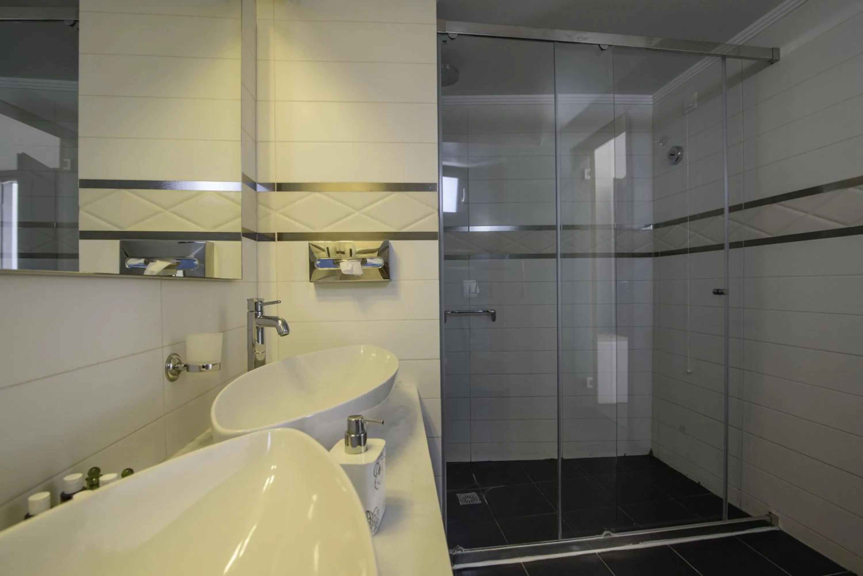 Bathroom in La Mer Deluxe Hotel & Spa