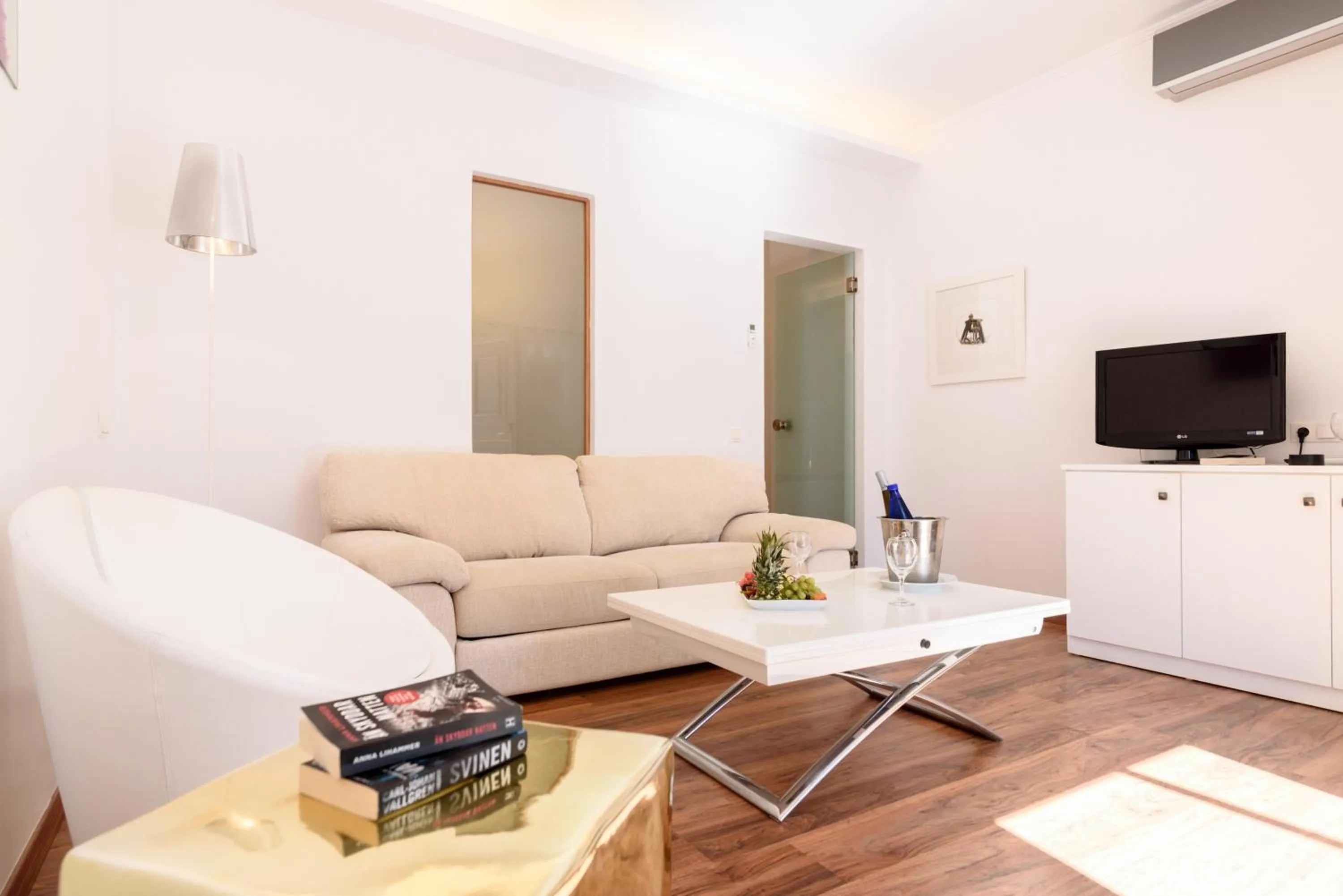 Living room in La Mer Deluxe Hotel & Spa