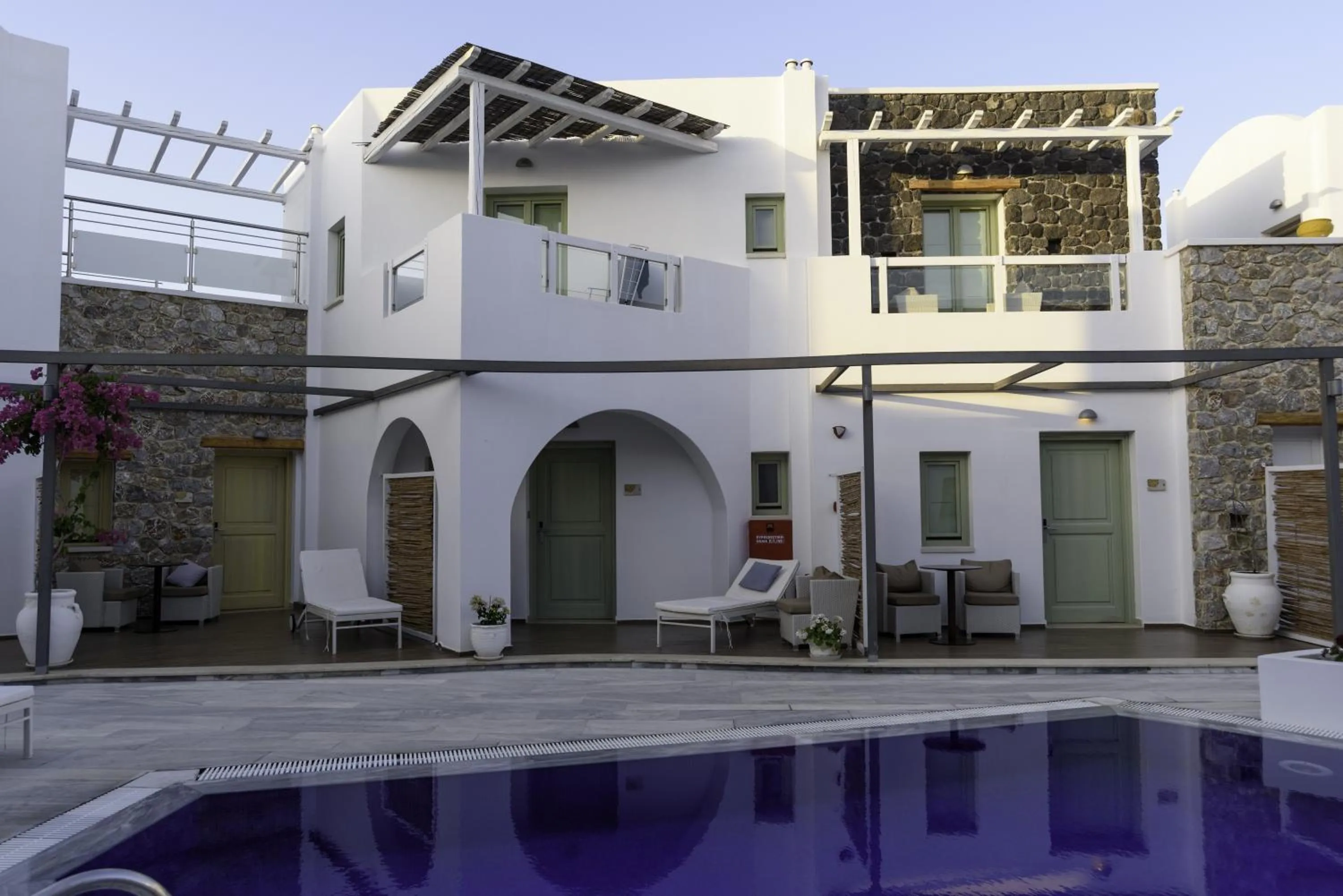 Swimming pool in La Mer Deluxe Hotel & Spa