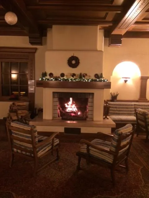 Communal lounge/ TV room in Park Hotel Miramonti