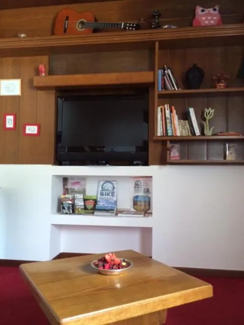 Communal lounge/ TV room in Park Hotel Miramonti