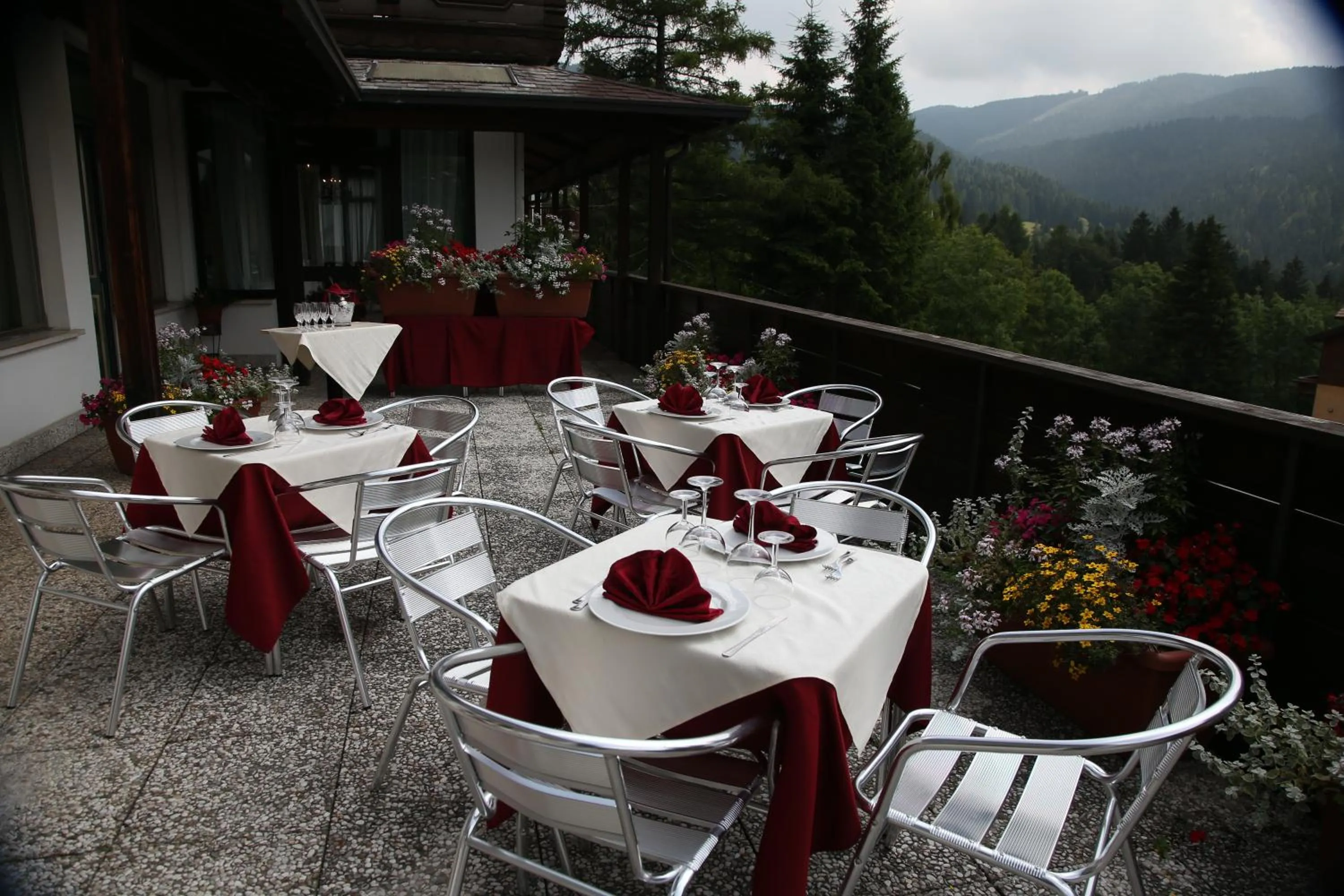 Restaurant/places to eat in Park Hotel Miramonti