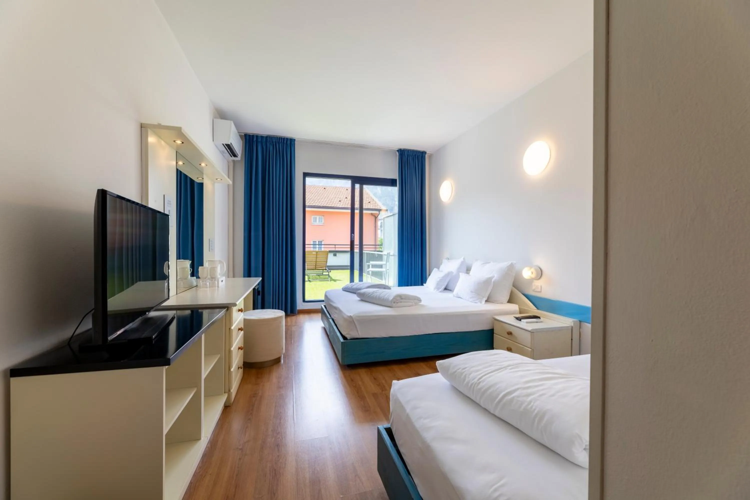 Bedroom, Bed in Hi Hotels Riva del Garda