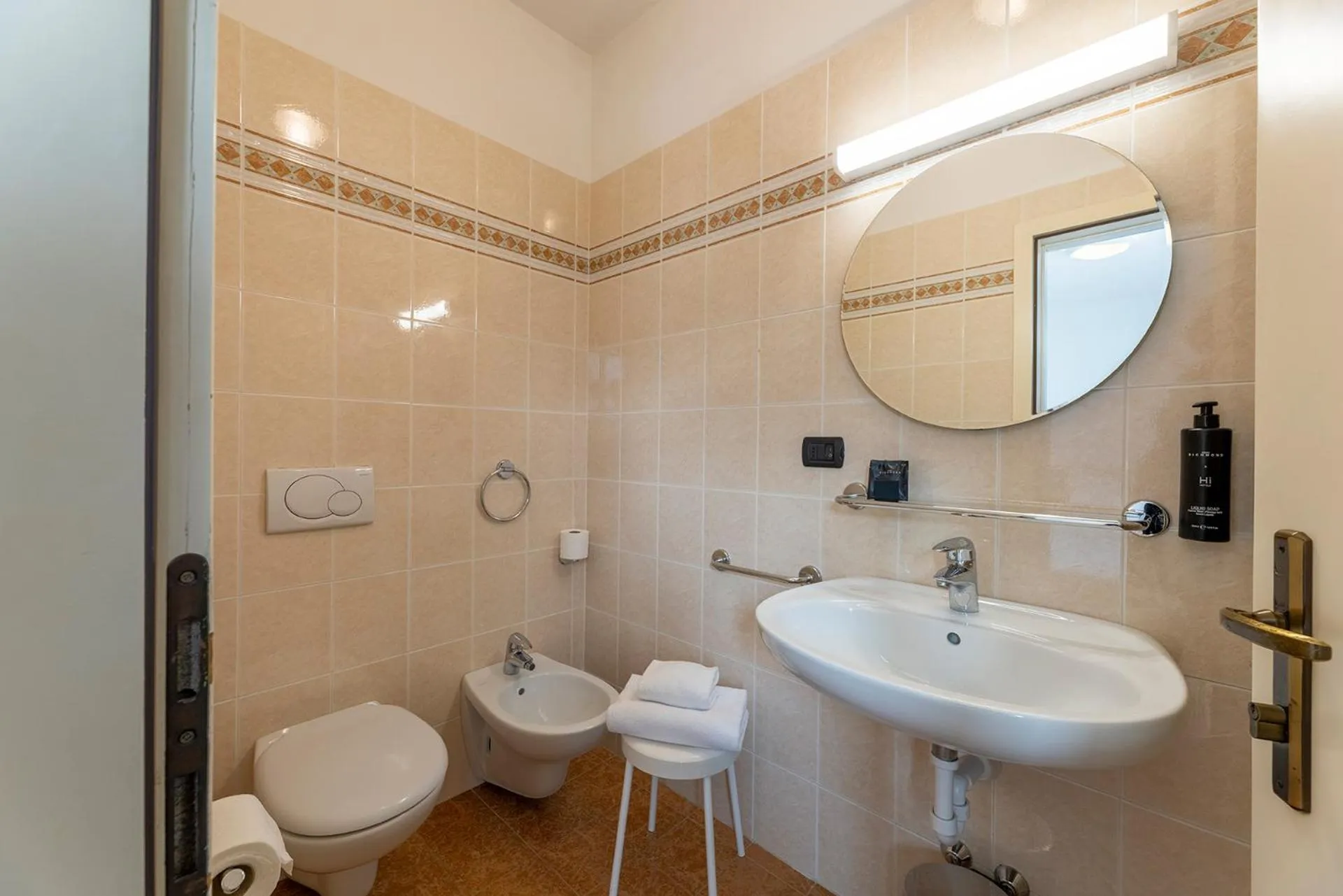 Bathroom in Hi Hotels Riva del Garda