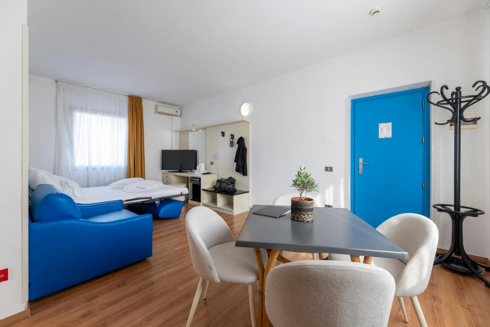 TV and multimedia in Hi Hotels Riva del Garda