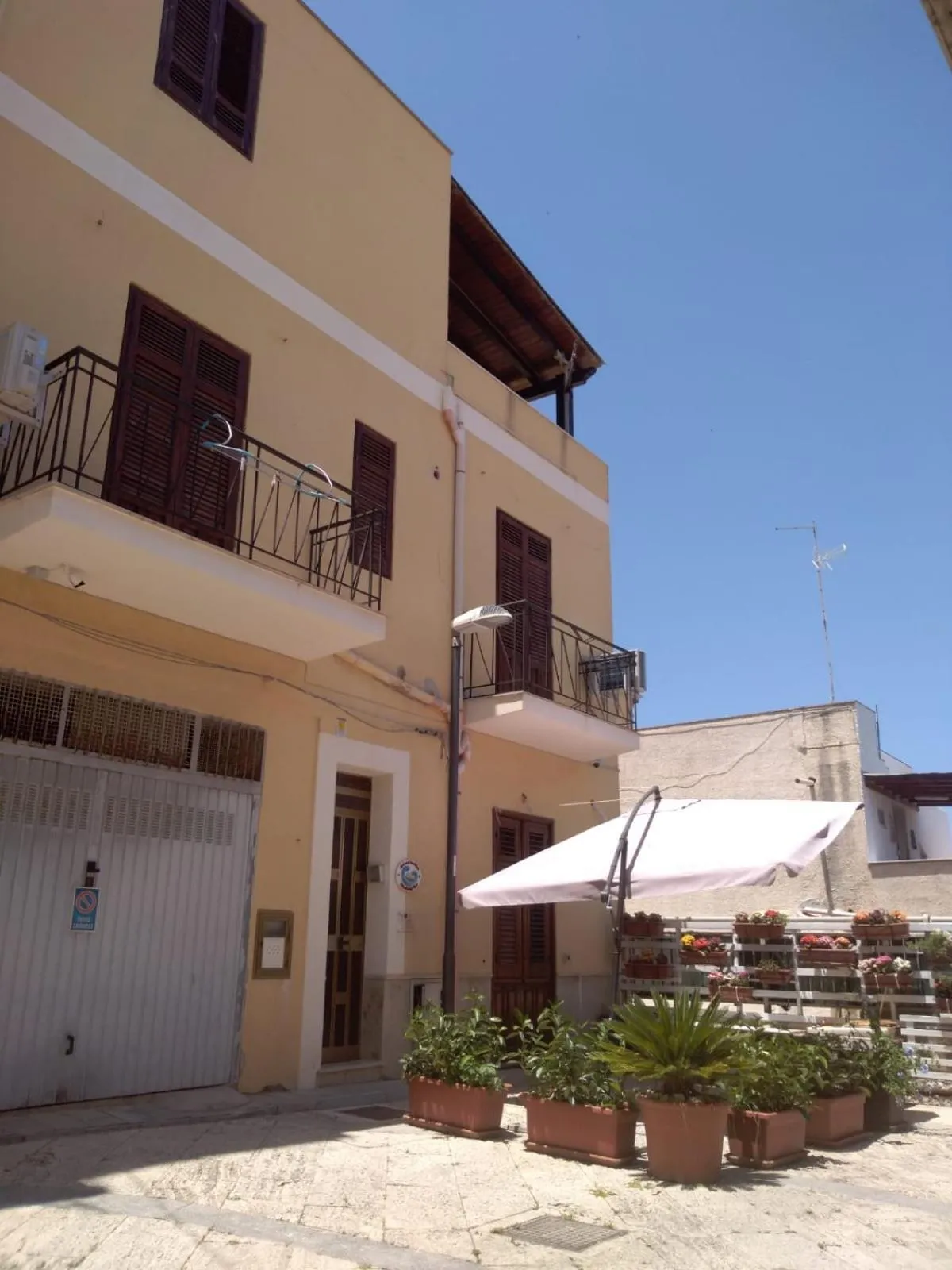 Property building in Orlando Bayview