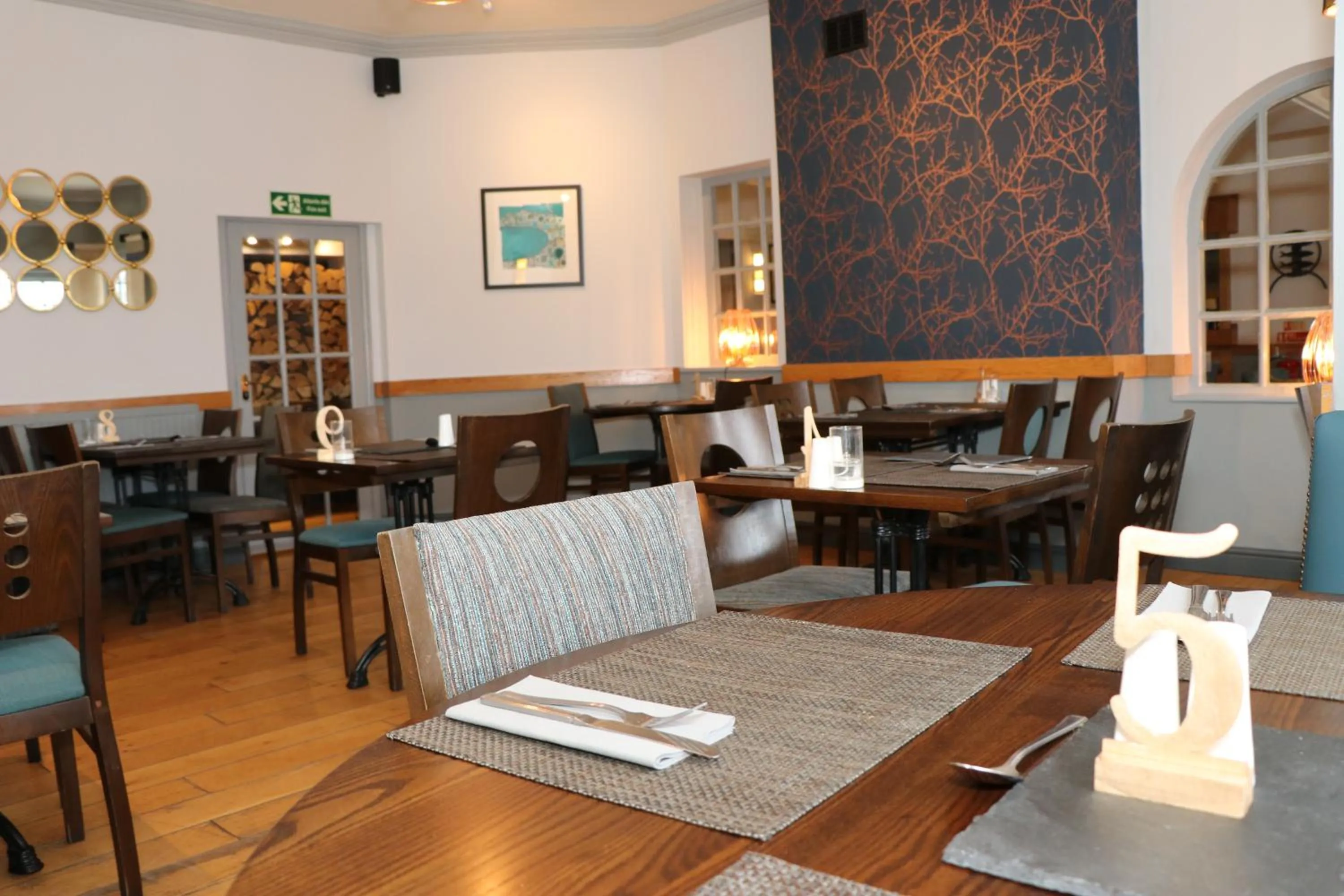 Restaurant/places to eat in Gwesty Nanhoron Arms Hotel