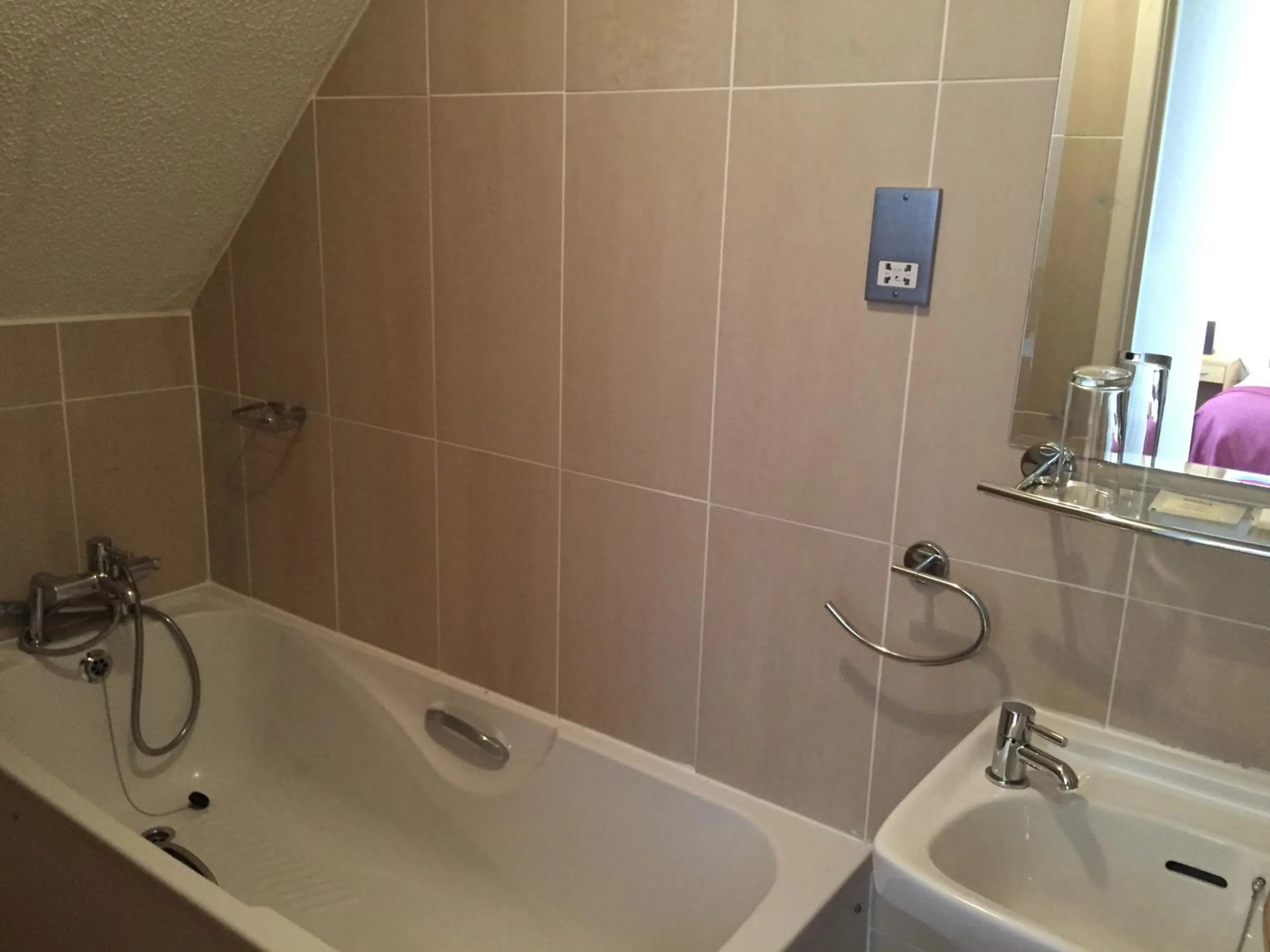 Bathroom in Gwesty Nanhoron Arms Hotel