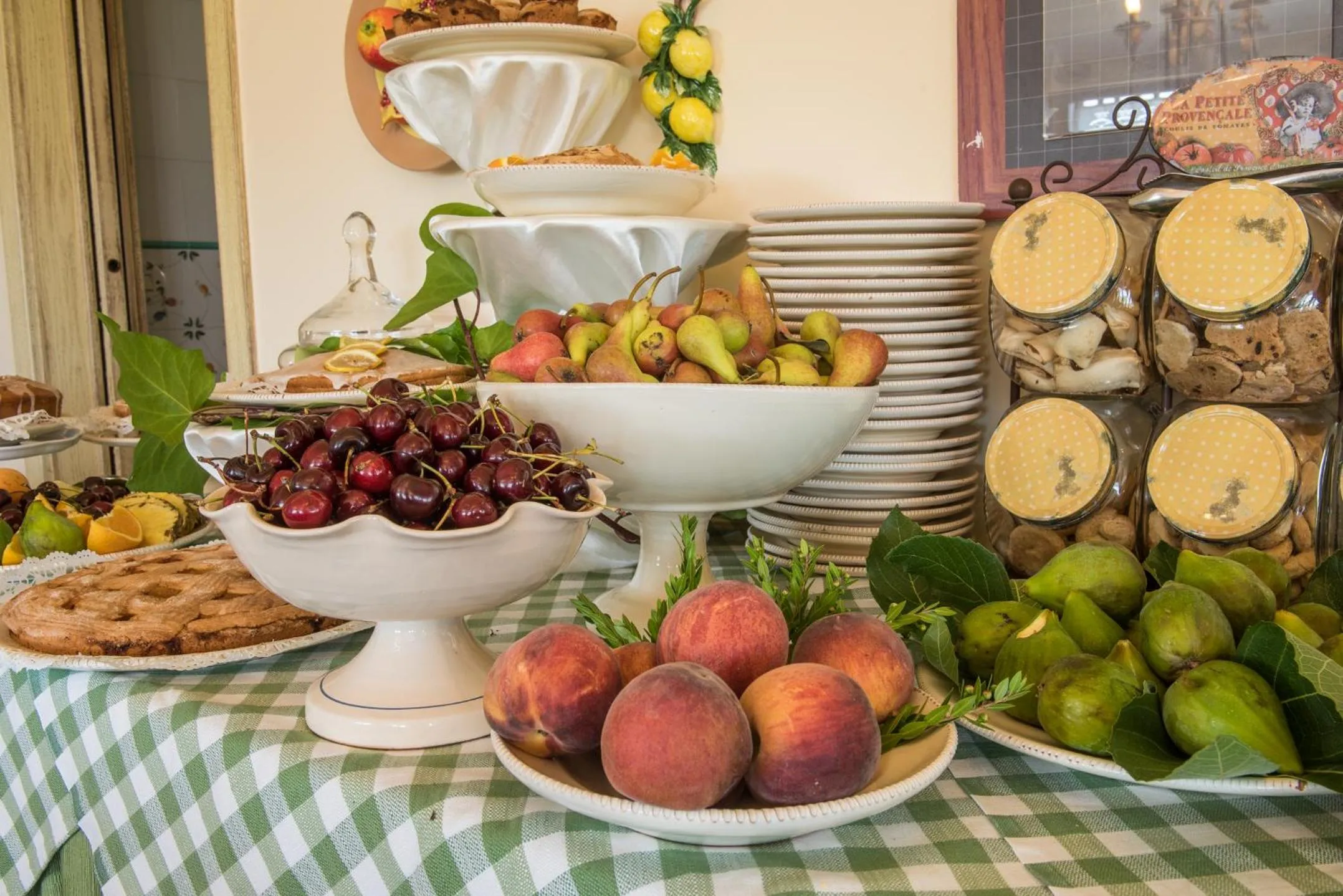 Continental breakfast in Agriturismo Salinola