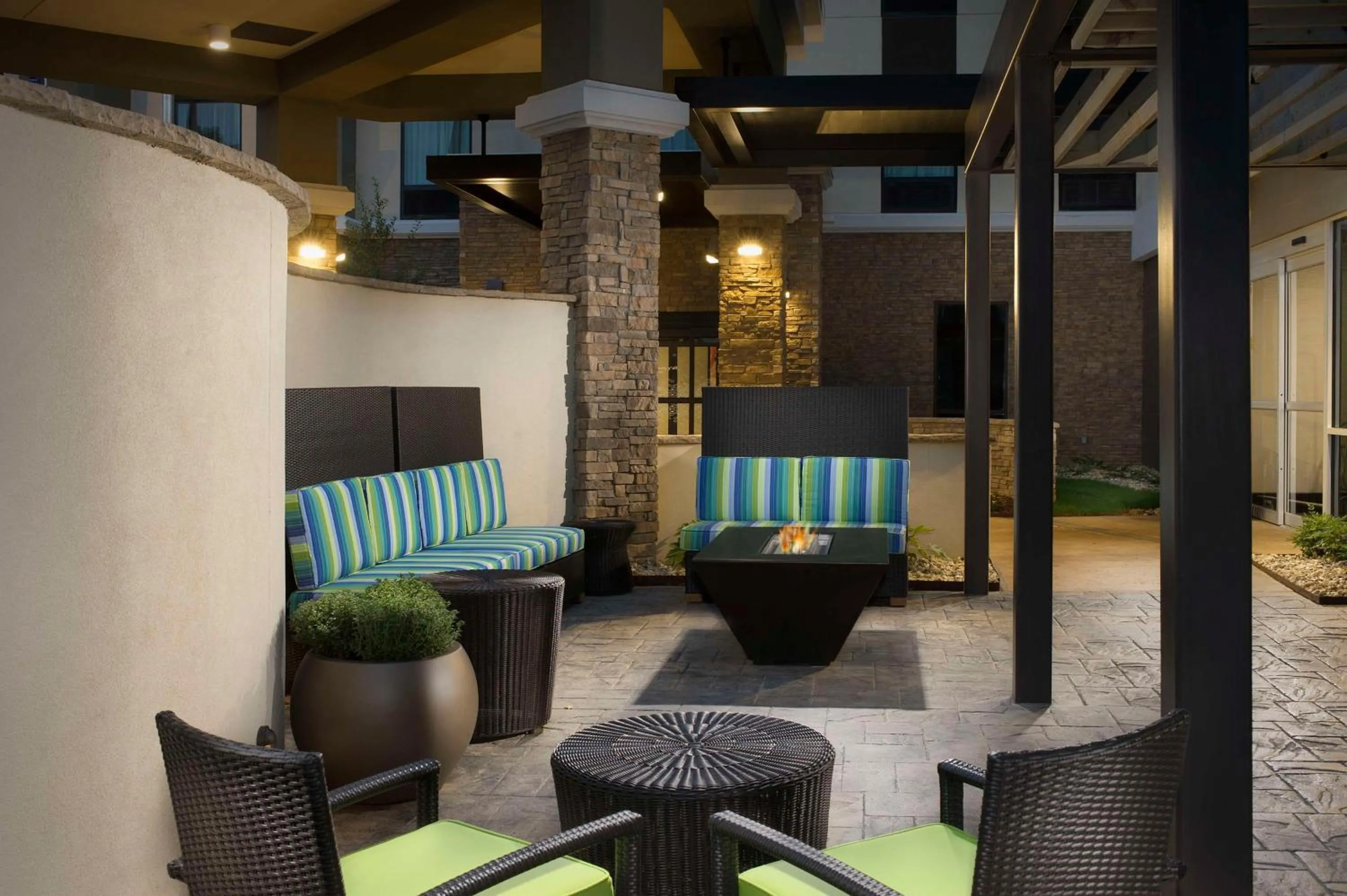 Patio in Home2 Suites by Hilton Hattiesburg
