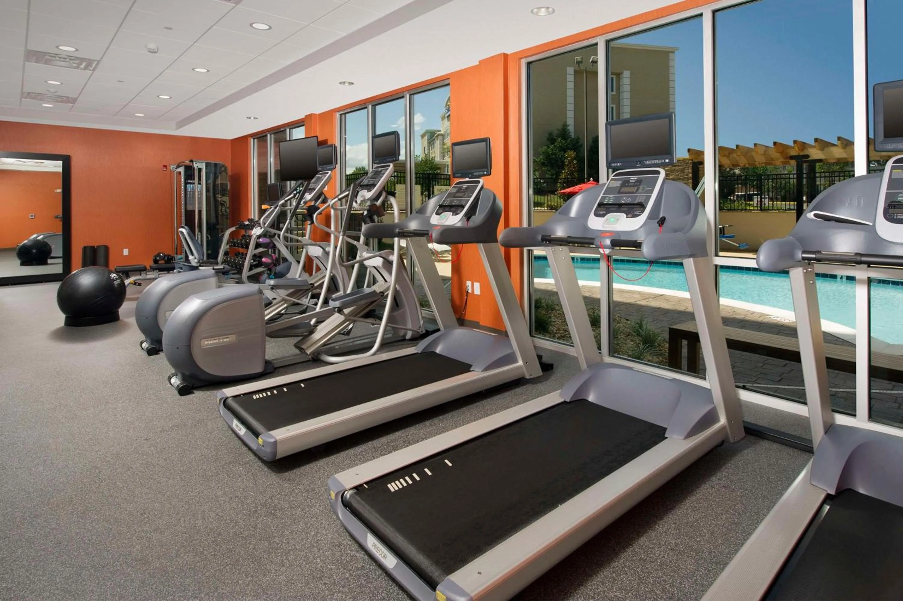 Fitness centre/facilities in Home2 Suites by Hilton Hattiesburg