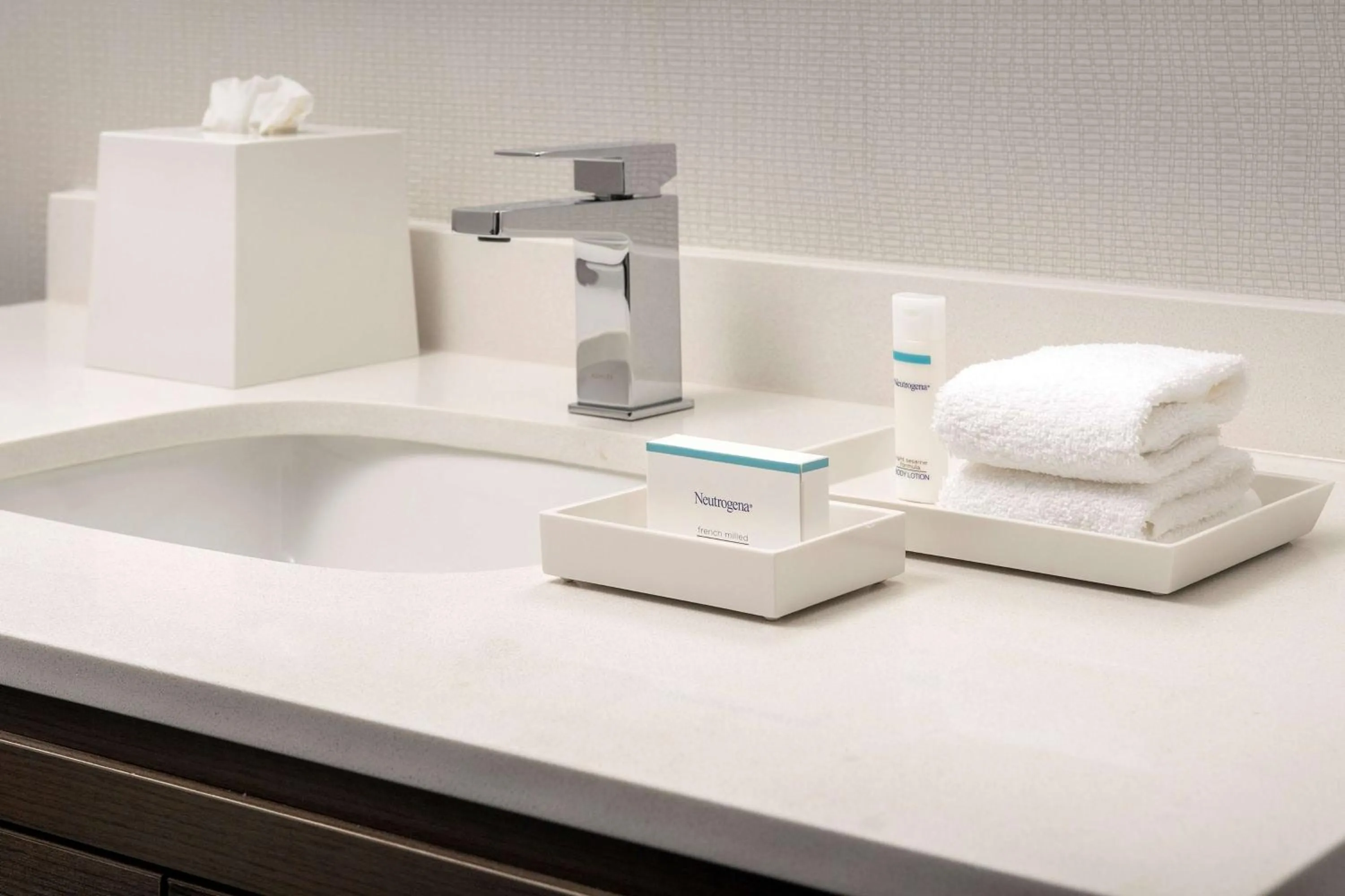 Bathroom in Home2 Suites by Hilton Hattiesburg