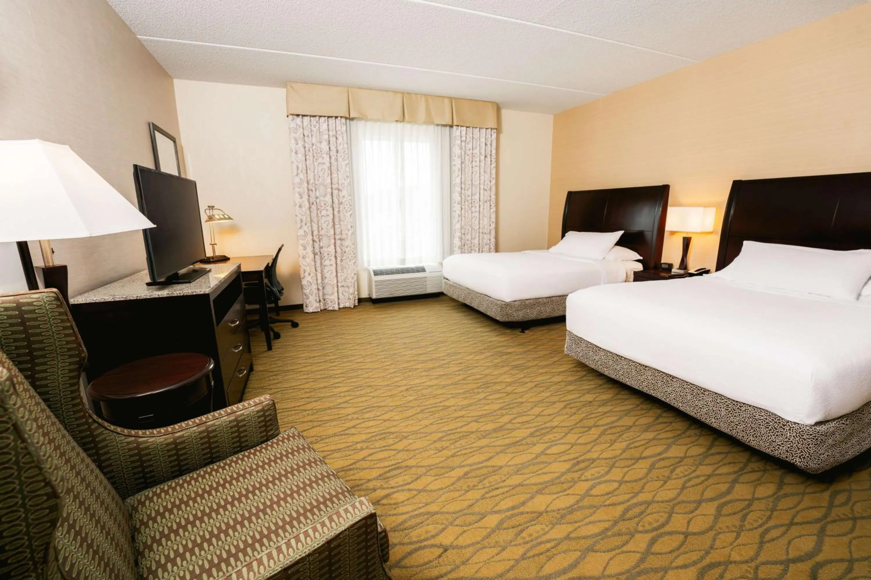 Bedroom, Bed in Hilton Garden Inn Indiana at IUP