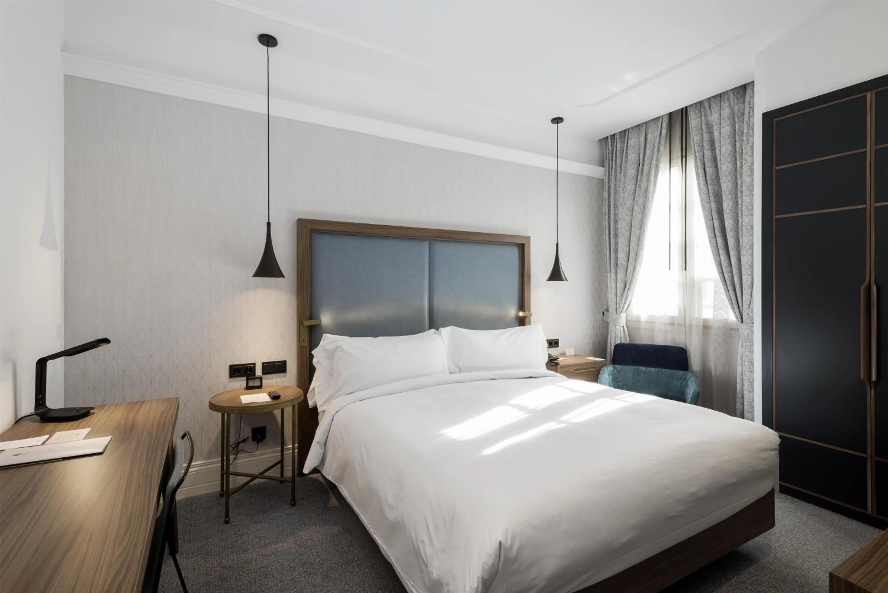 Bed in DoubleTree by Hilton Madrid-Prado