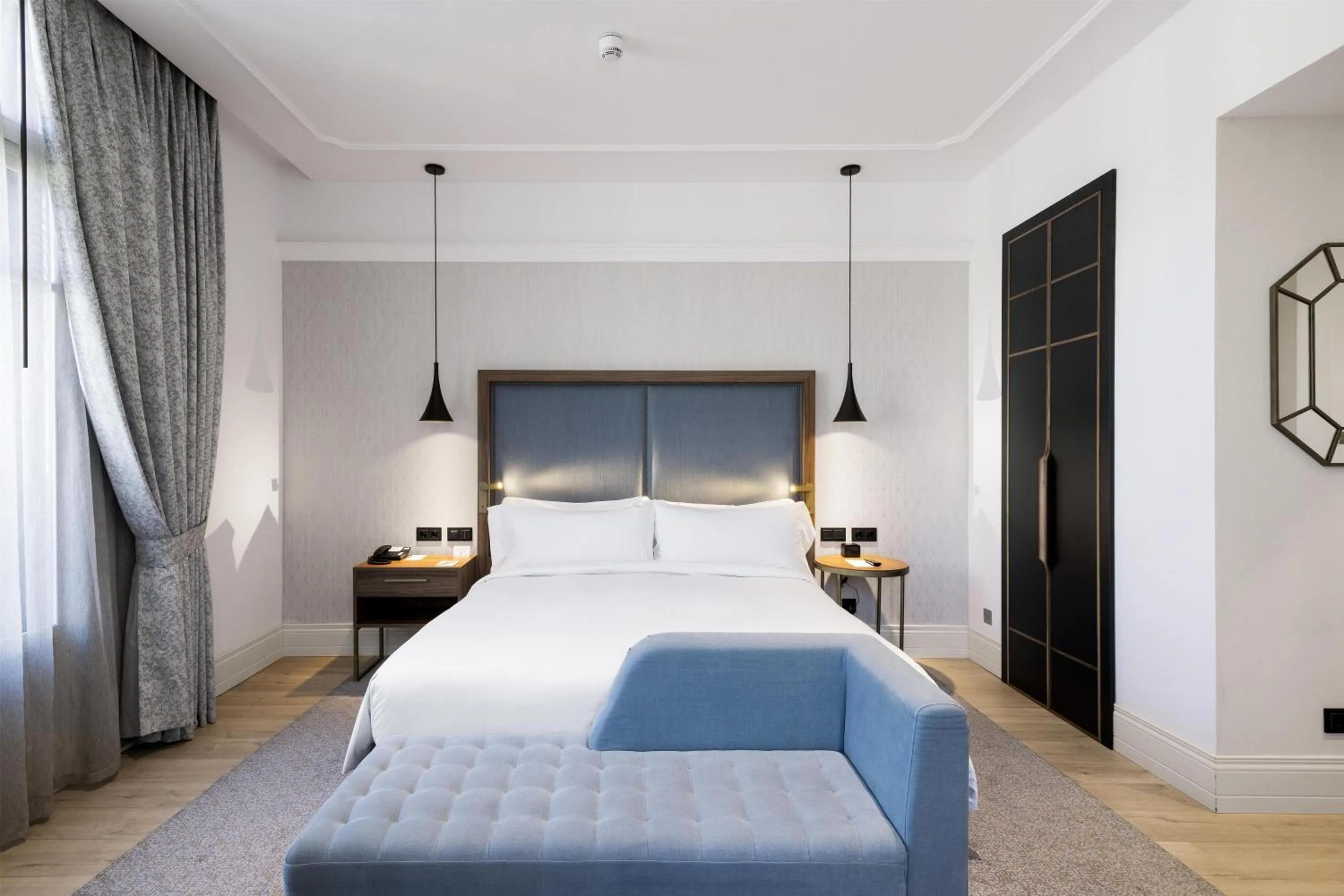 Bed in DoubleTree by Hilton Madrid-Prado