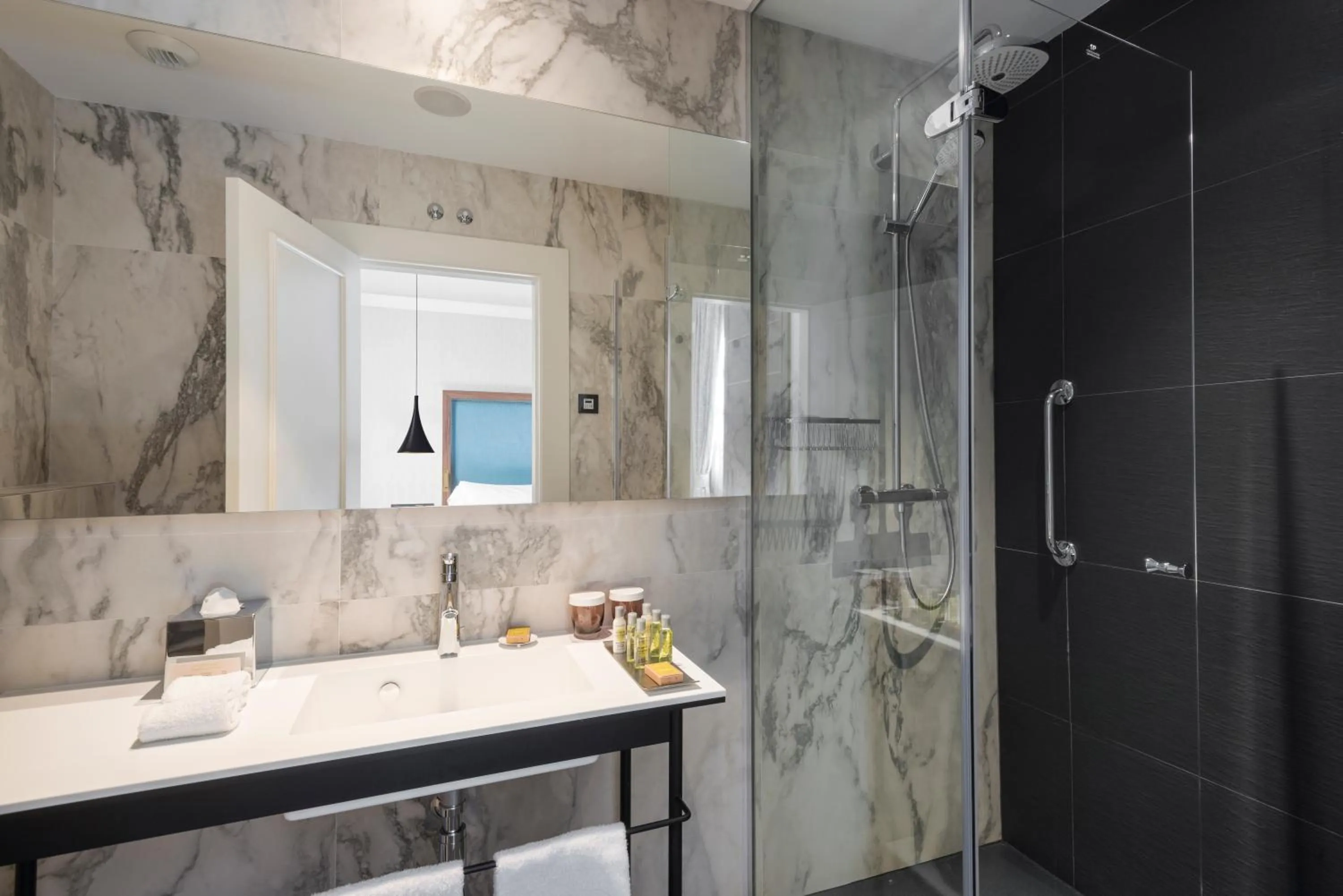 Bathroom in DoubleTree by Hilton Madrid-Prado