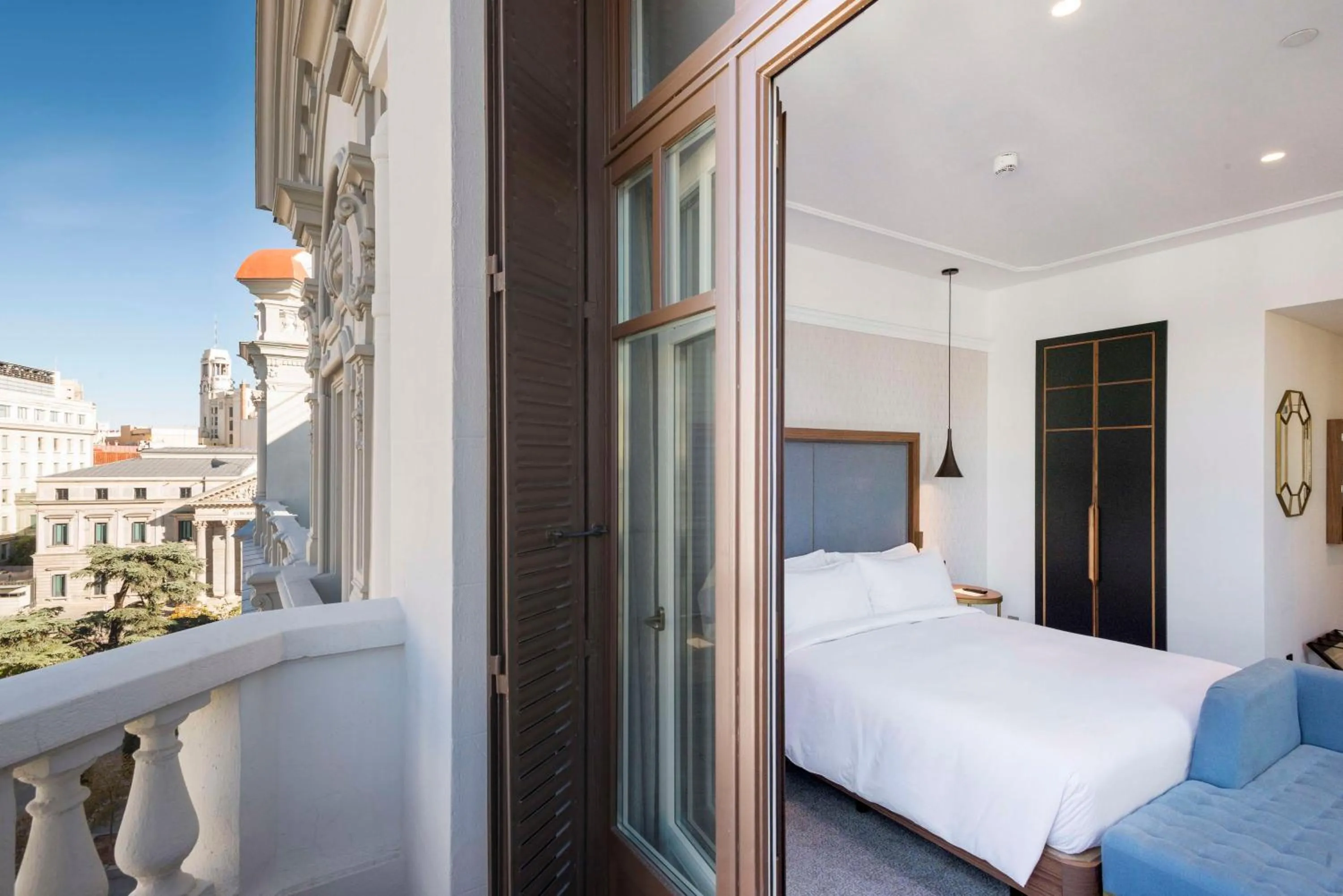 Bed in DoubleTree by Hilton Madrid-Prado