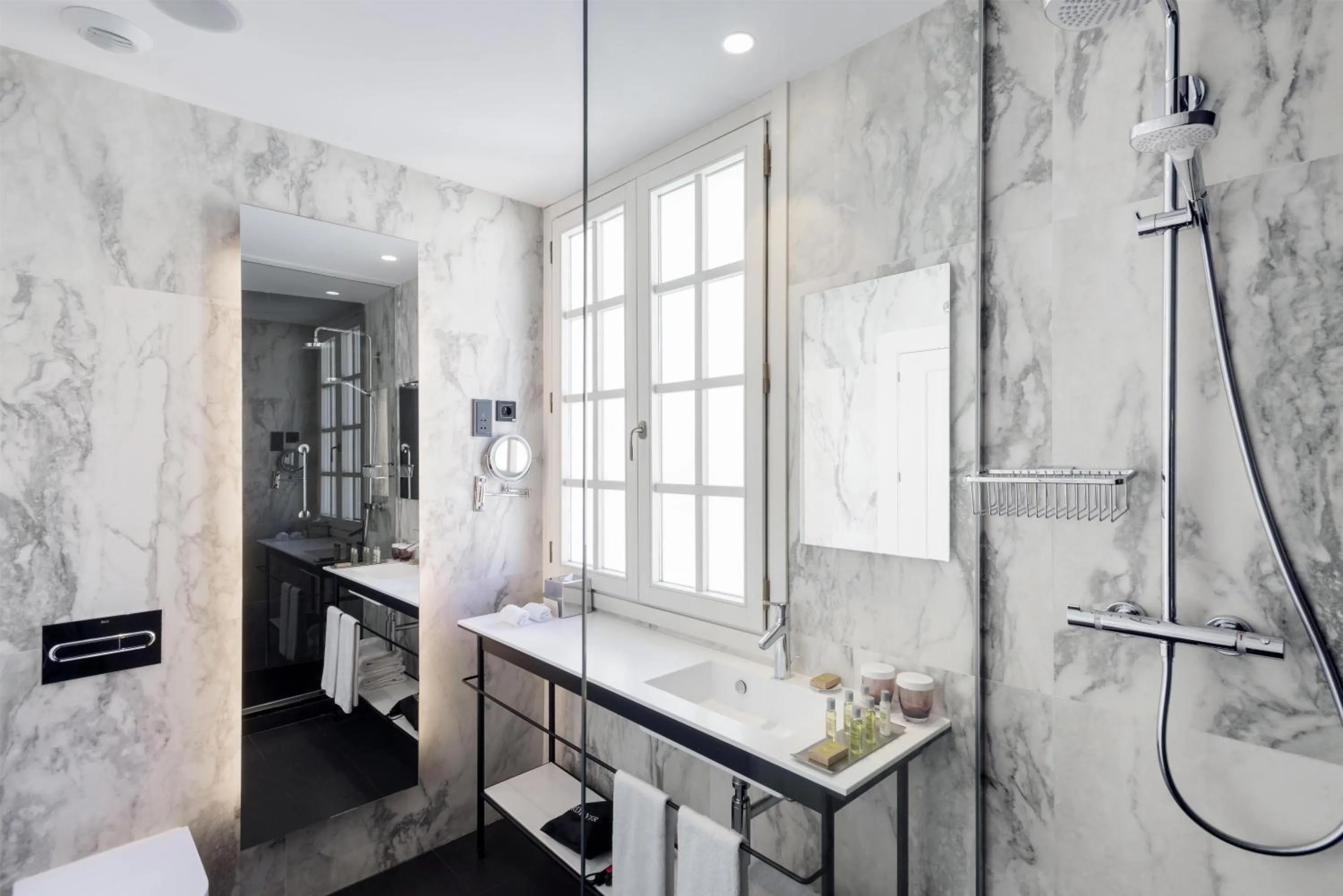 Bathroom in DoubleTree by Hilton Madrid-Prado