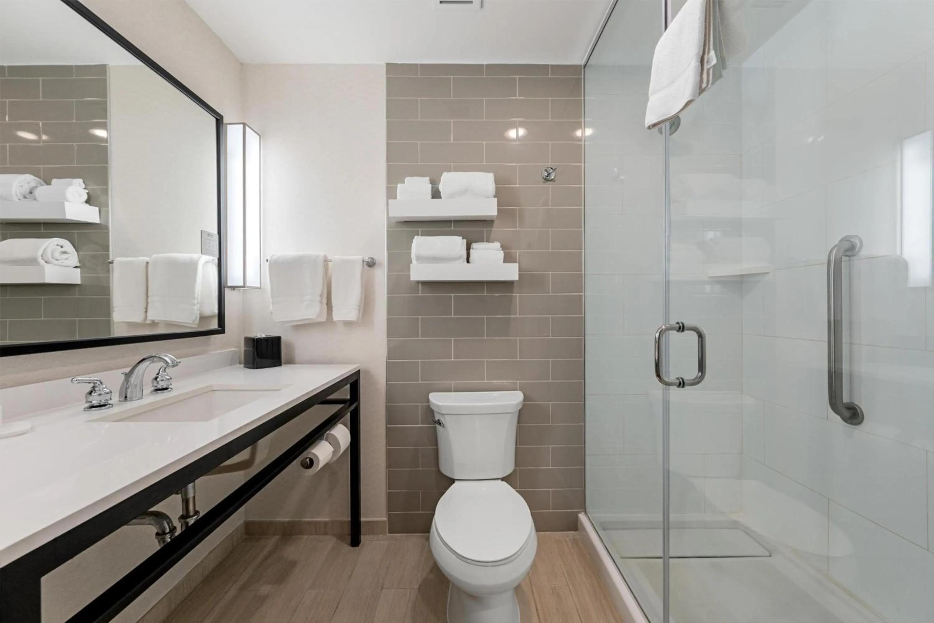 Bathroom in Hilton Garden Inn Martinsburg