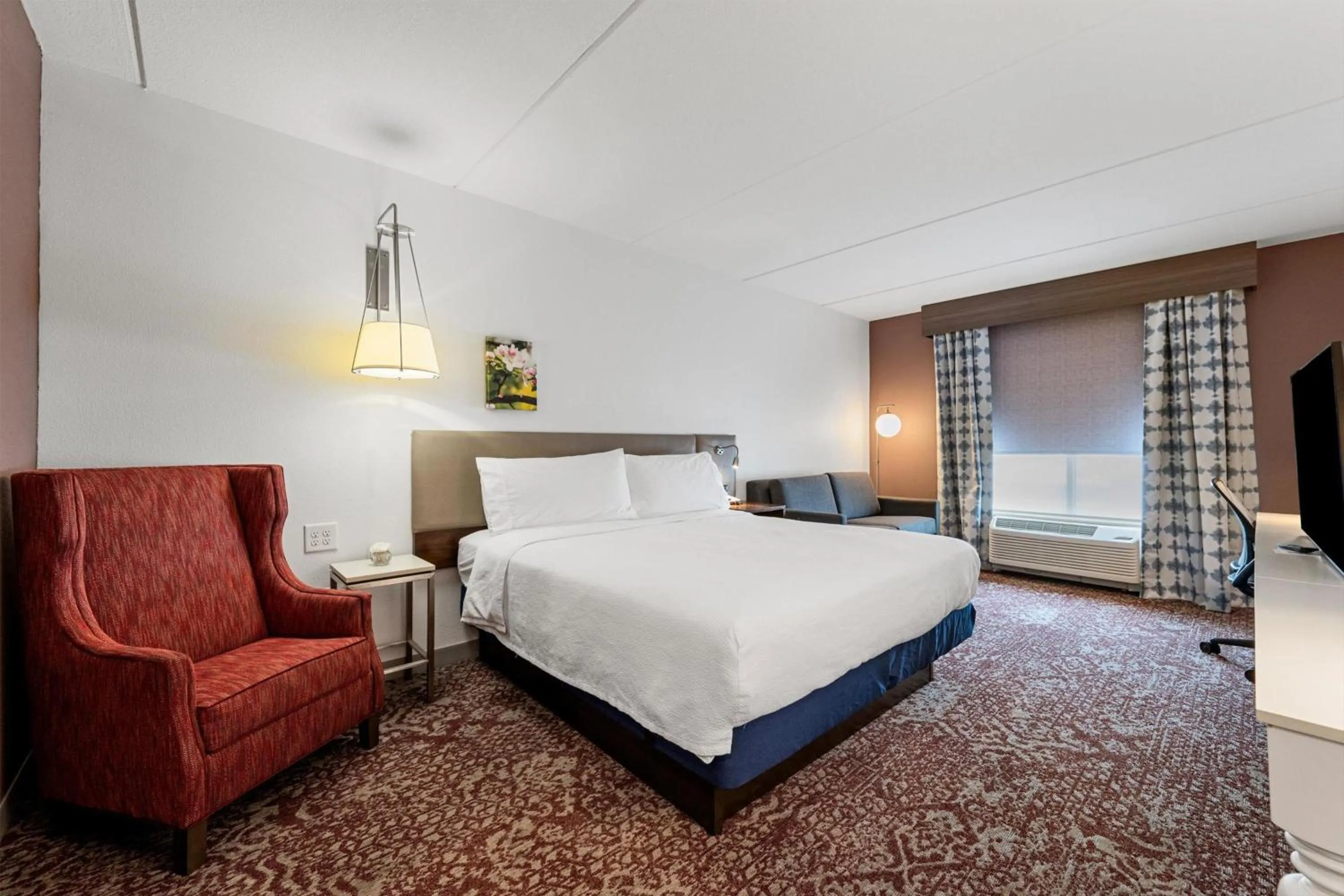 Bed in Hilton Garden Inn Martinsburg