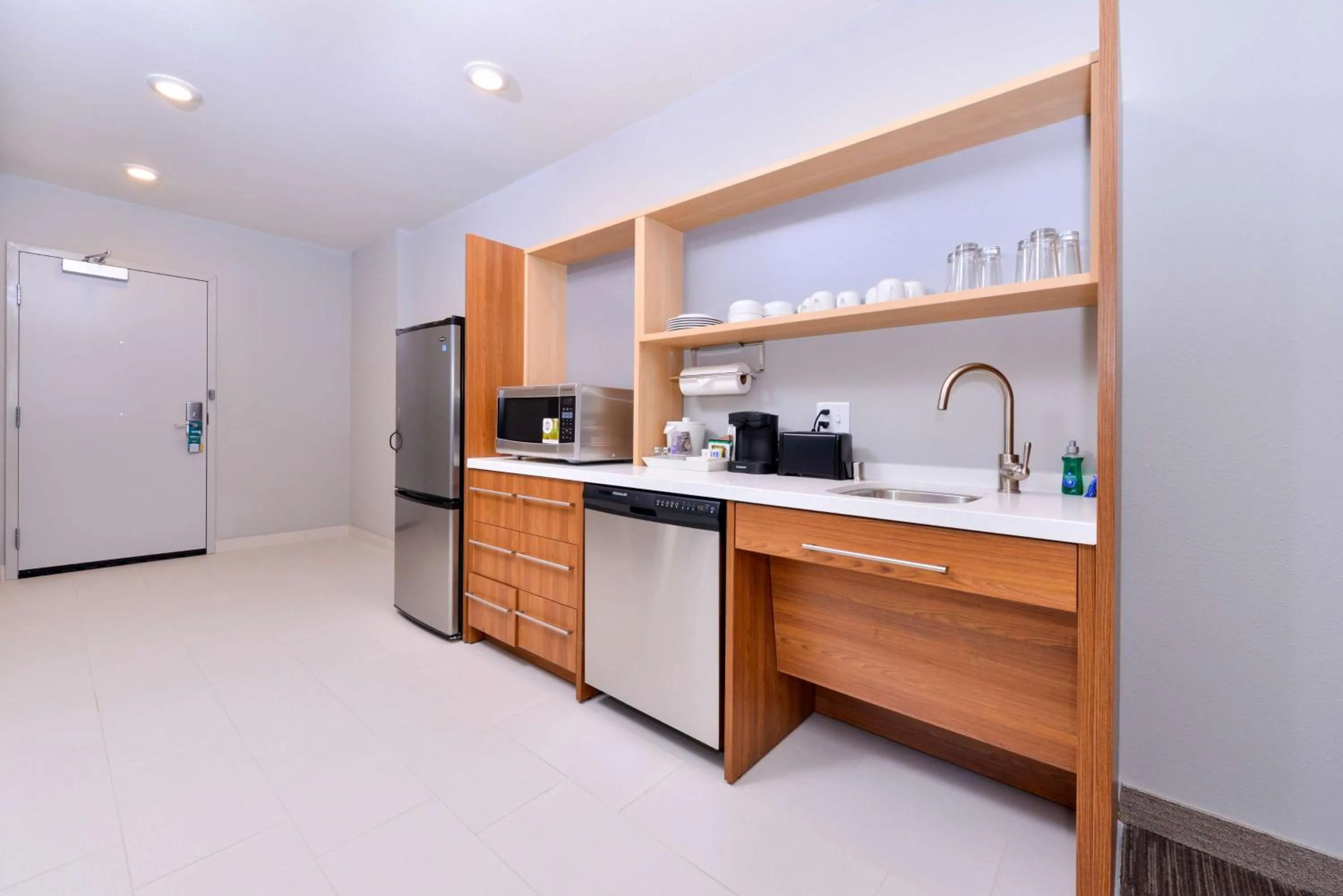 Kitchen or kitchenette in Home2 Suites By Hilton DuPont