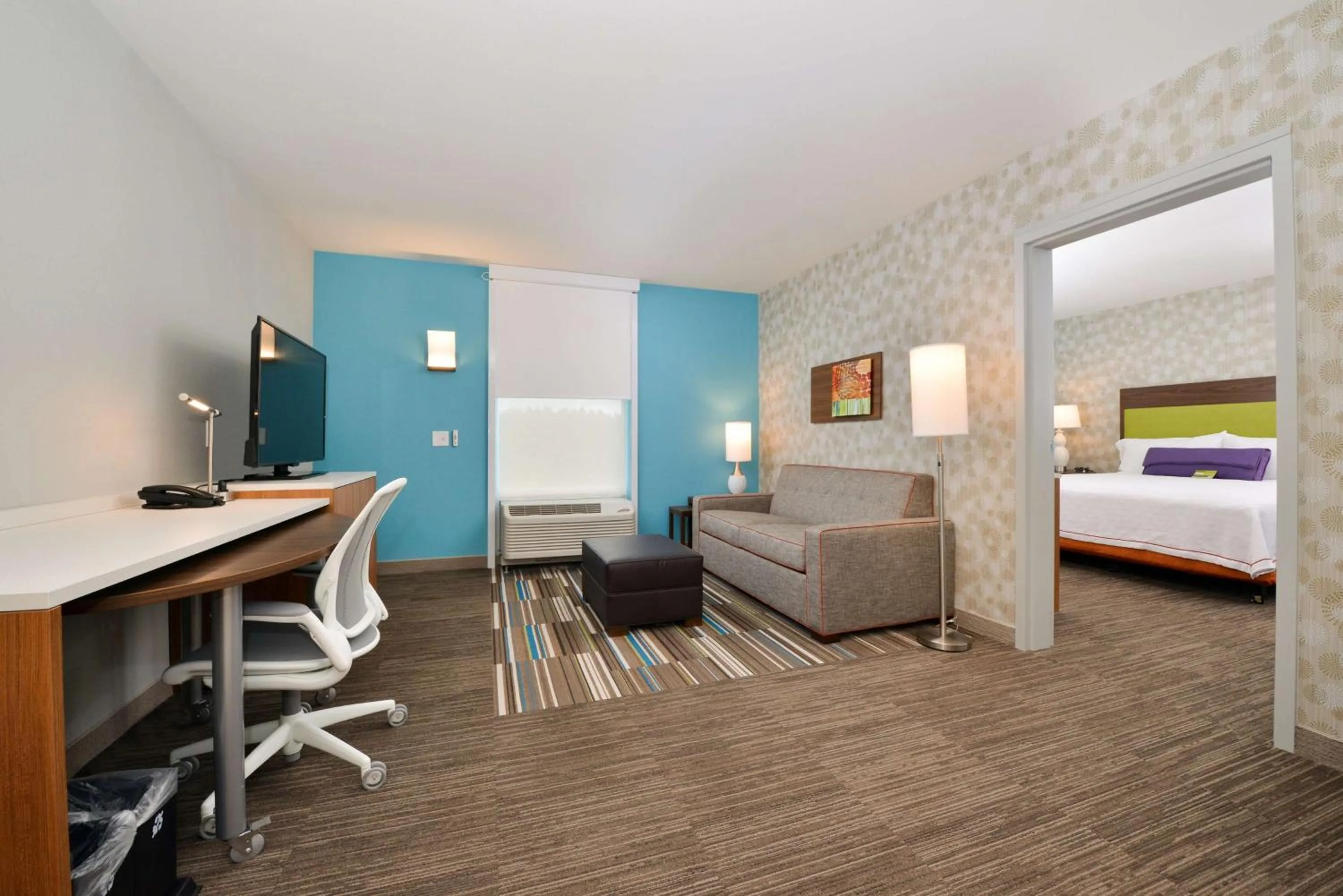 Bedroom, Bed in Home2 Suites By Hilton DuPont