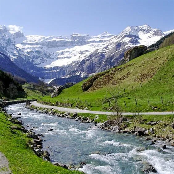 Day in Hotel du Commerce