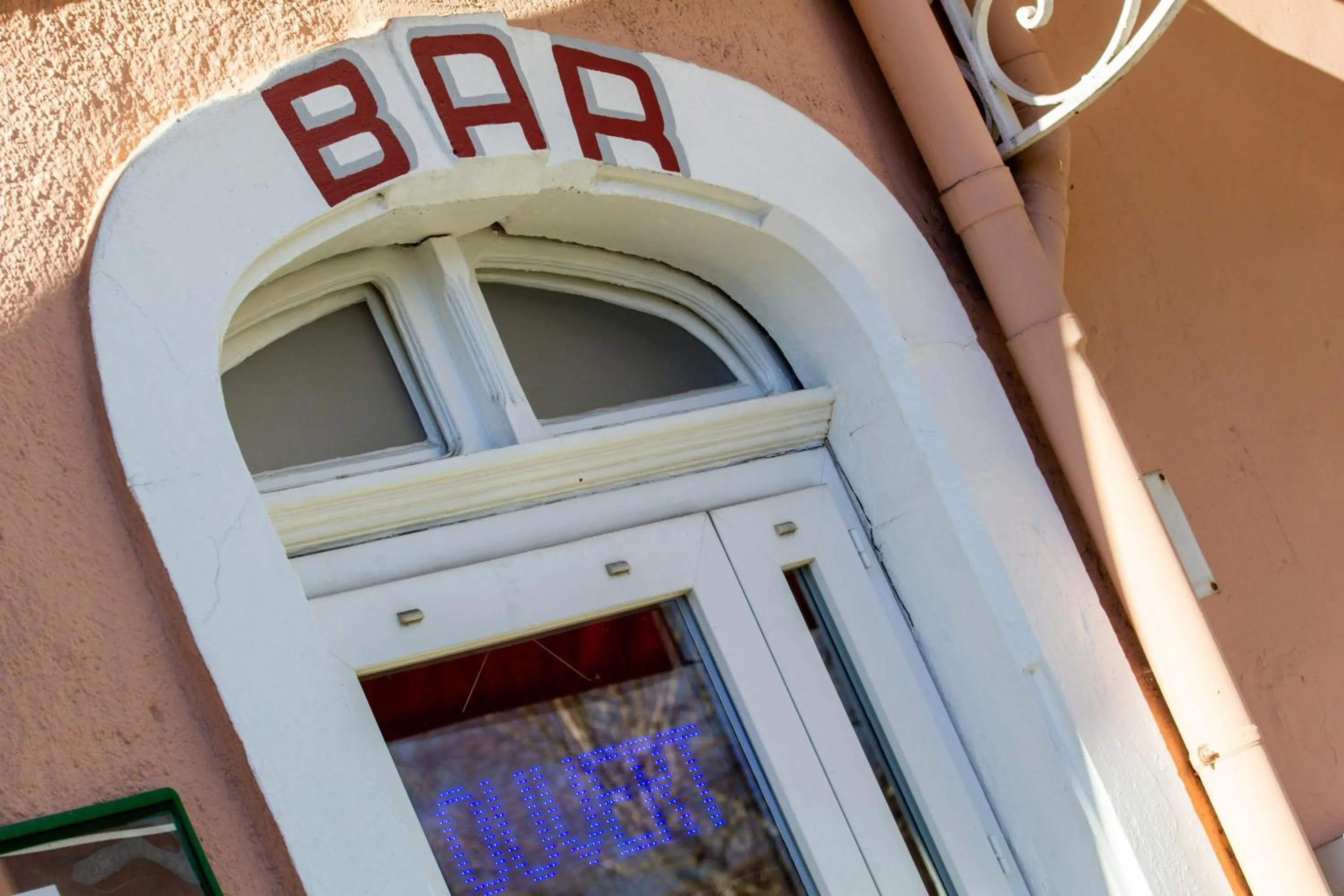 Day in Hotel du Commerce