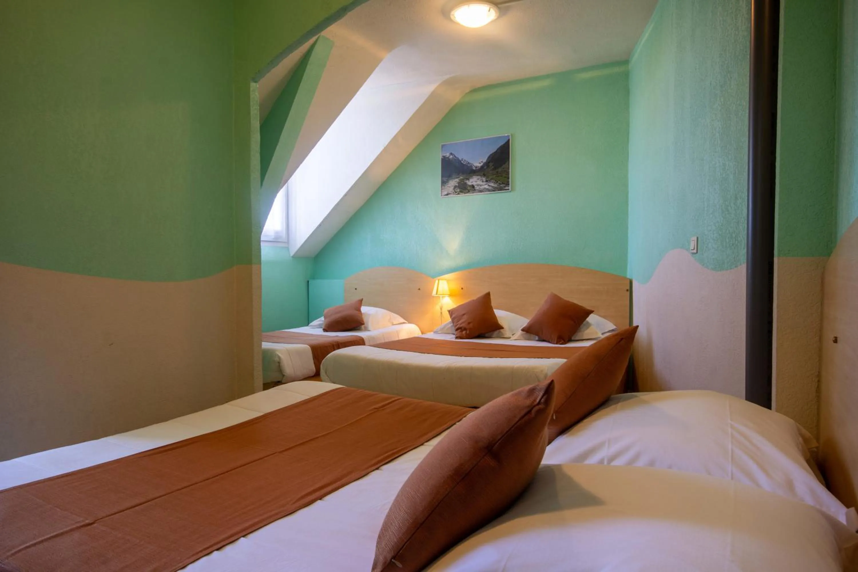 Bed in Hotel du Commerce