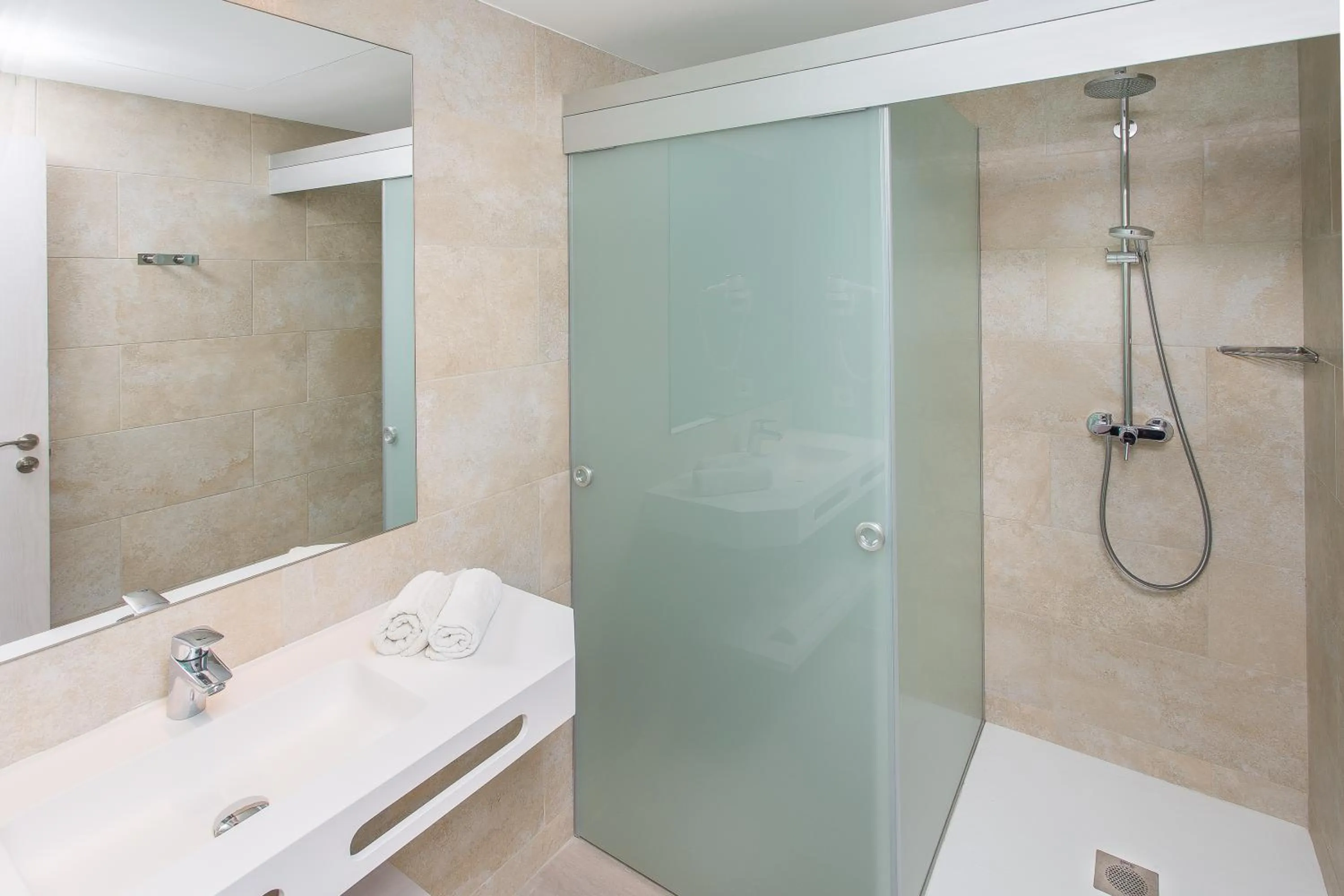 Bathroom in Typic Art