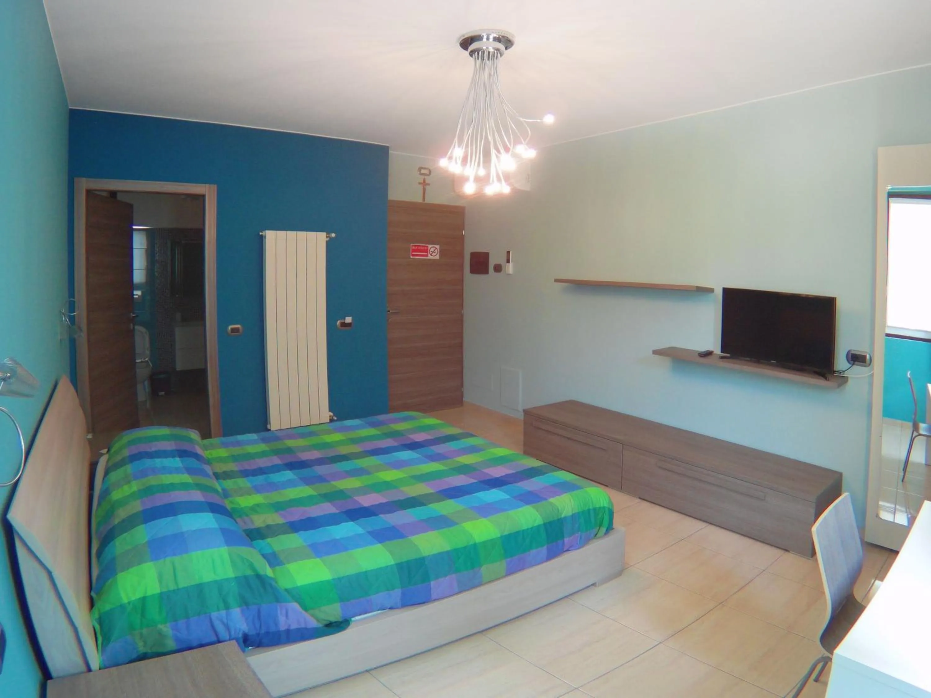 Twin Room with Private Bathroom in La Tarantola