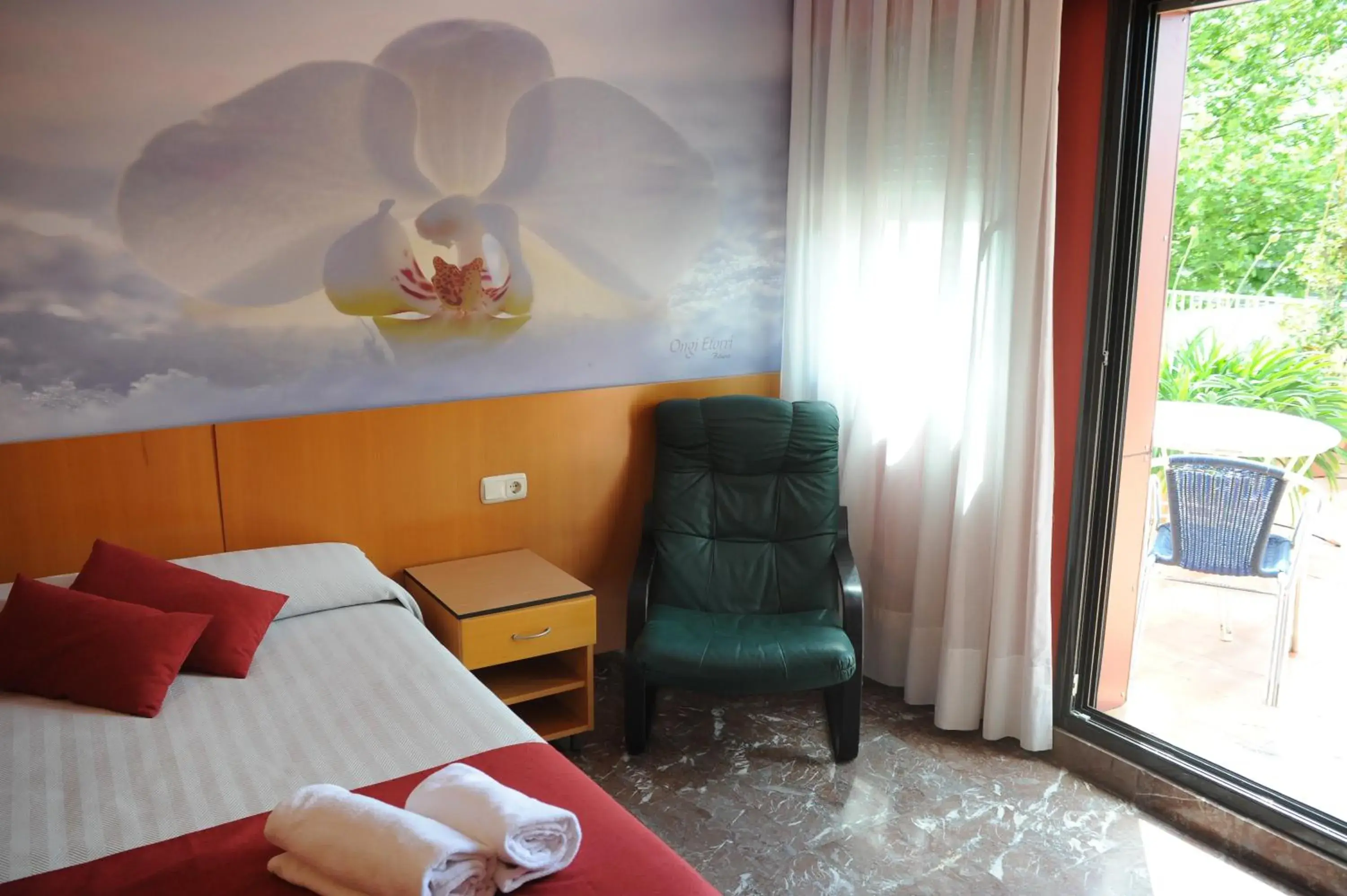 Double Room with Extra Bed in Hotel Aitana Double Room with Extra Bed in Hotel Aitana