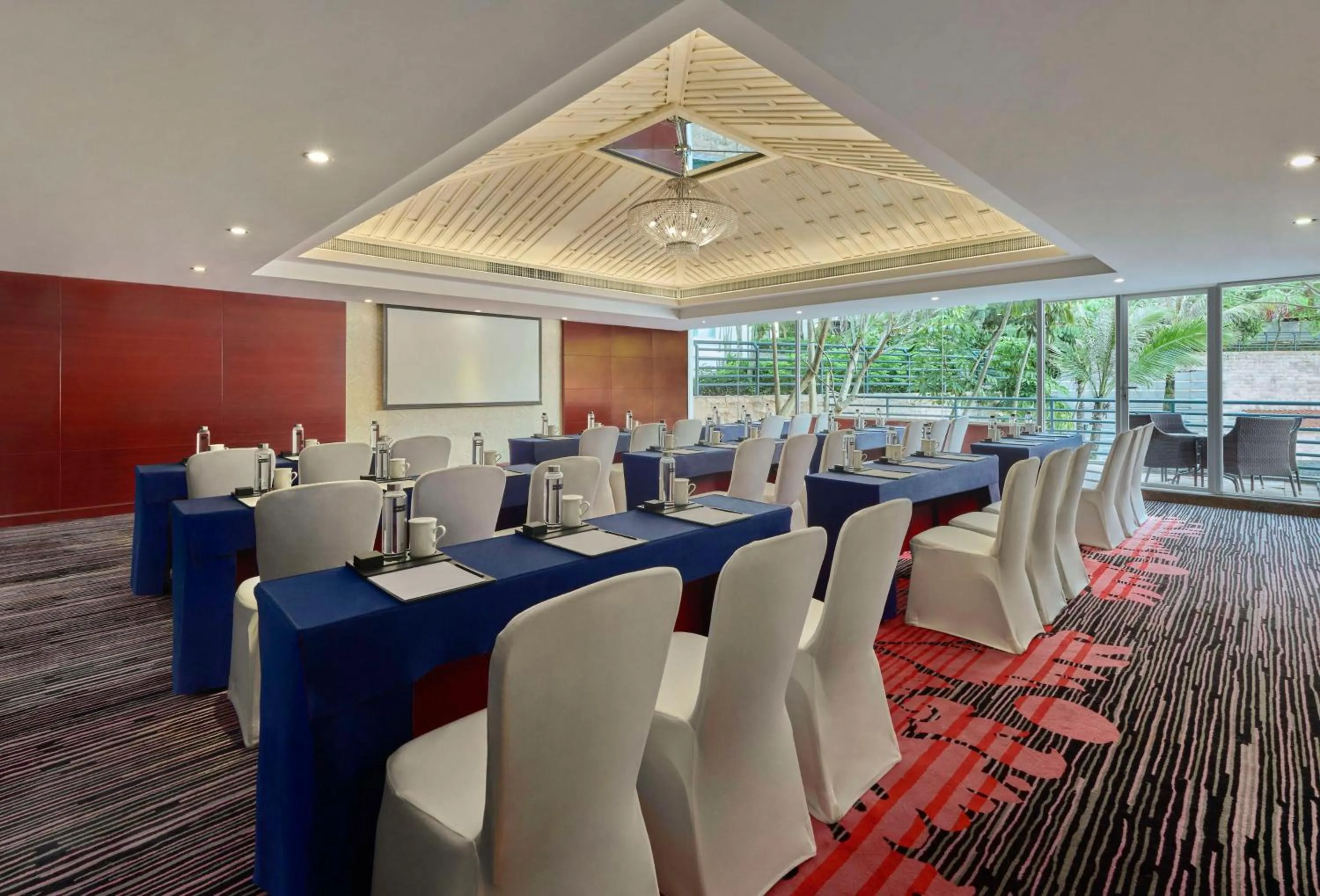 Meeting/conference room in Hilton Guangzhou Science City, Free Shuttle Bus during Canton Fair